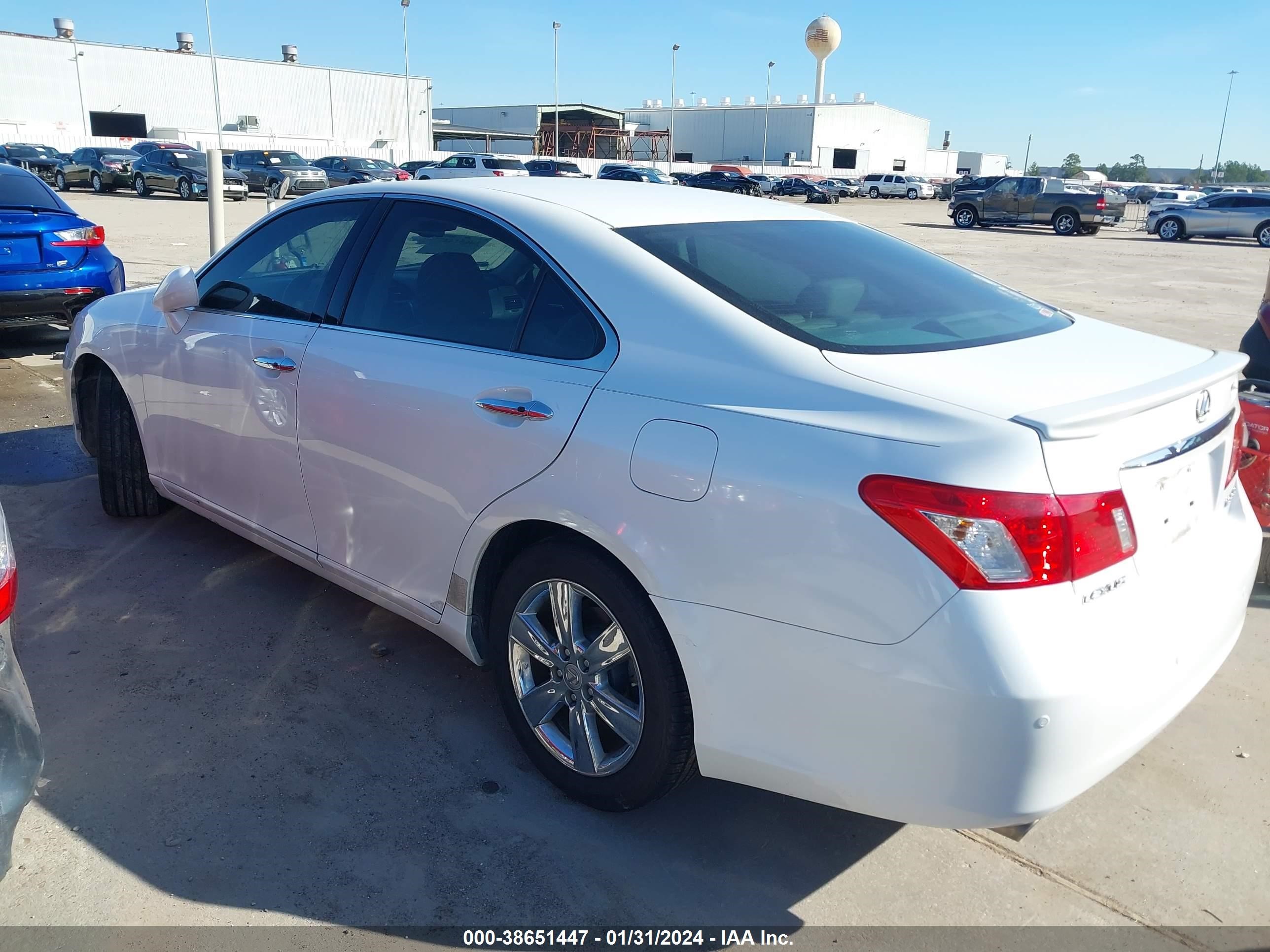 Photo 2 VIN: JTHBJ46GX82207477 - LEXUS ES 