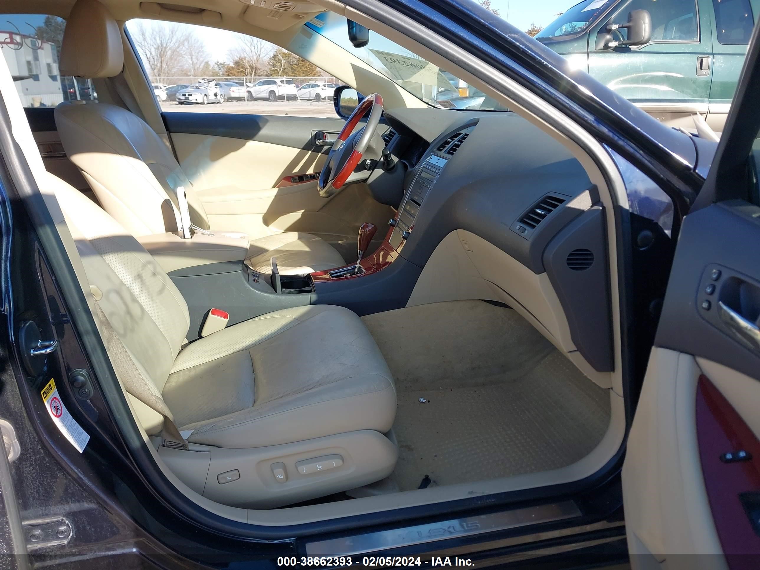 Photo 4 VIN: JTHBJ46GX92334117 - LEXUS ES 