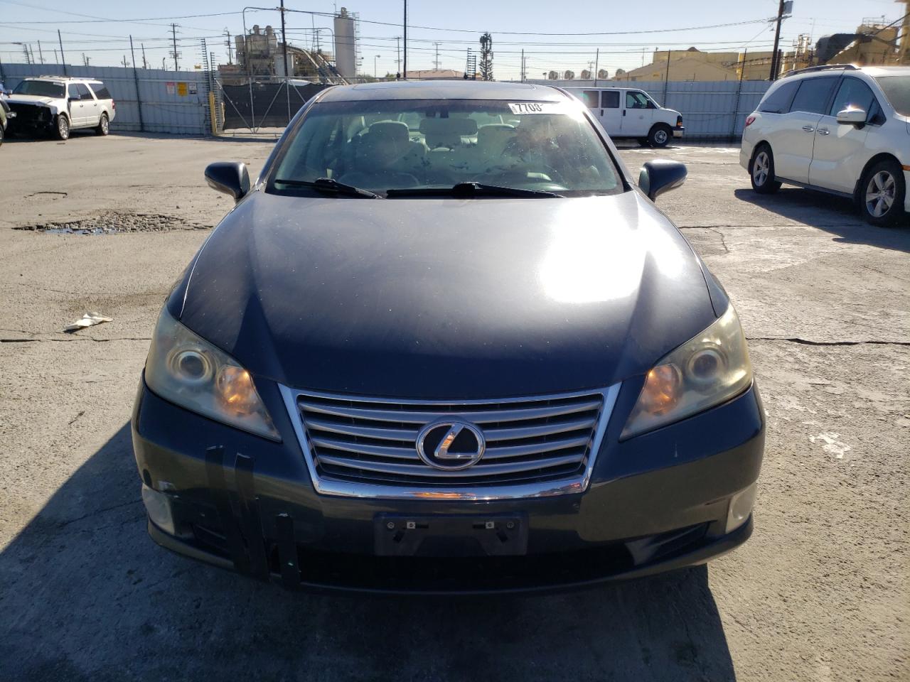 Photo 4 VIN: JTHBK1EG0B2418966 - LEXUS ES 