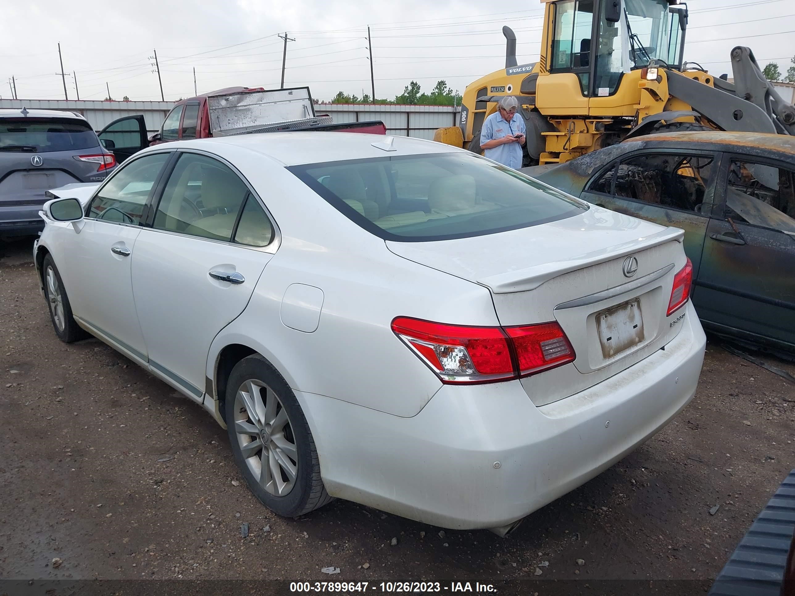 Photo 2 VIN: JTHBK1EG0B2447237 - LEXUS ES 