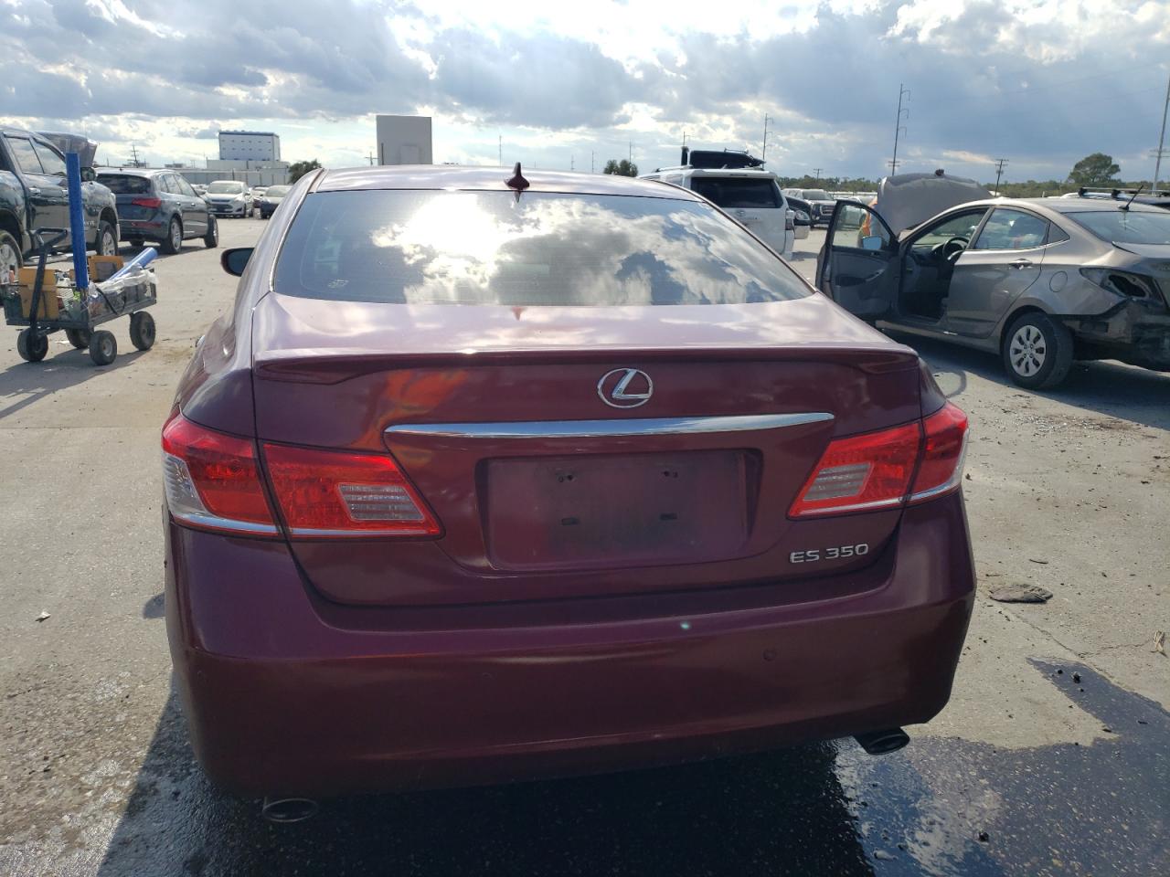 Photo 5 VIN: JTHBK1EG0B2459999 - LEXUS ES 