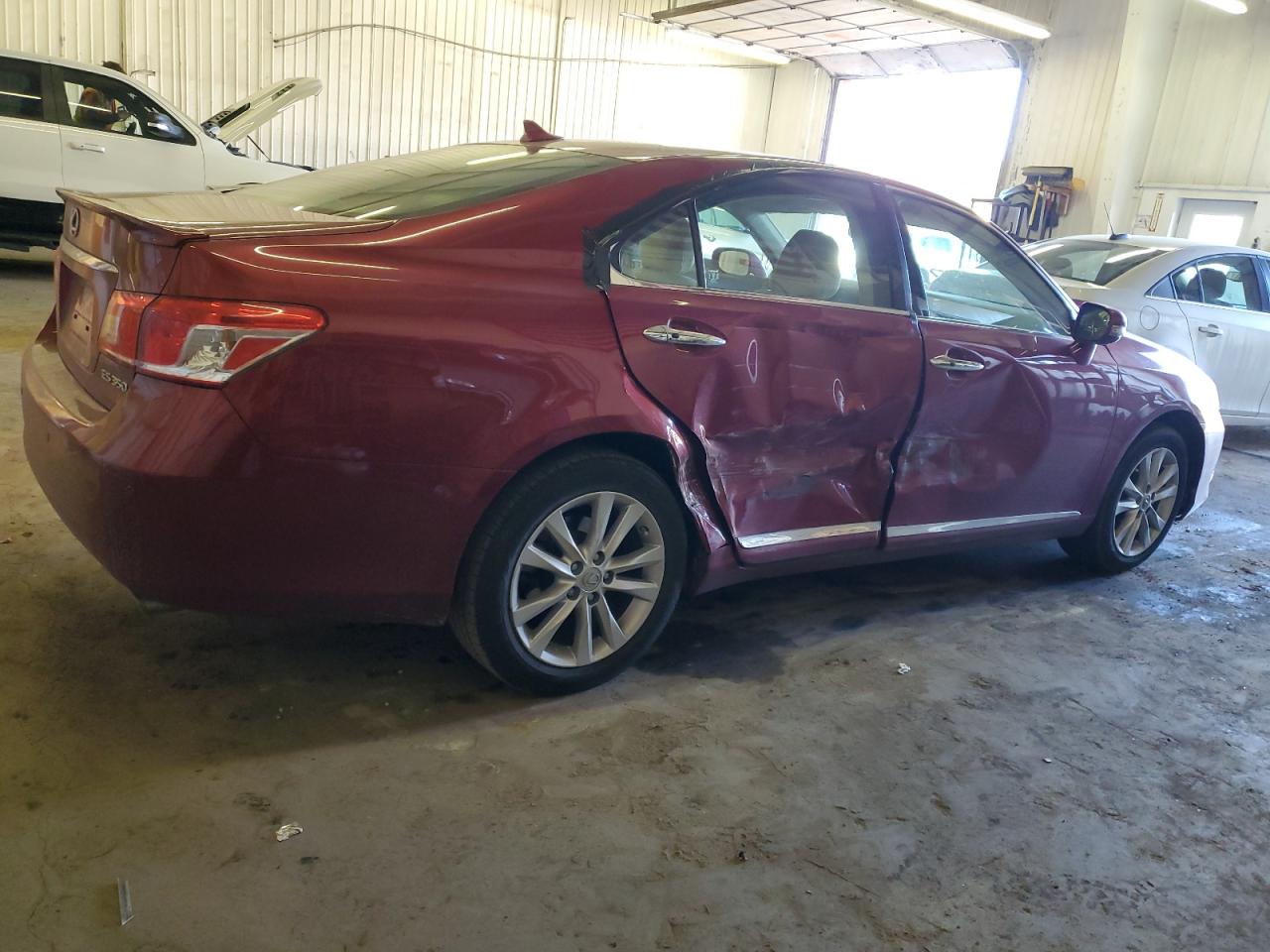 Photo 2 VIN: JTHBK1EG1B2460949 - LEXUS ES 