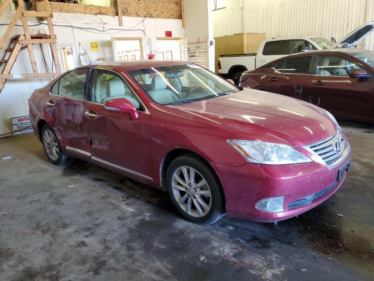 Photo 3 VIN: JTHBK1EG1B2460949 - LEXUS ES 