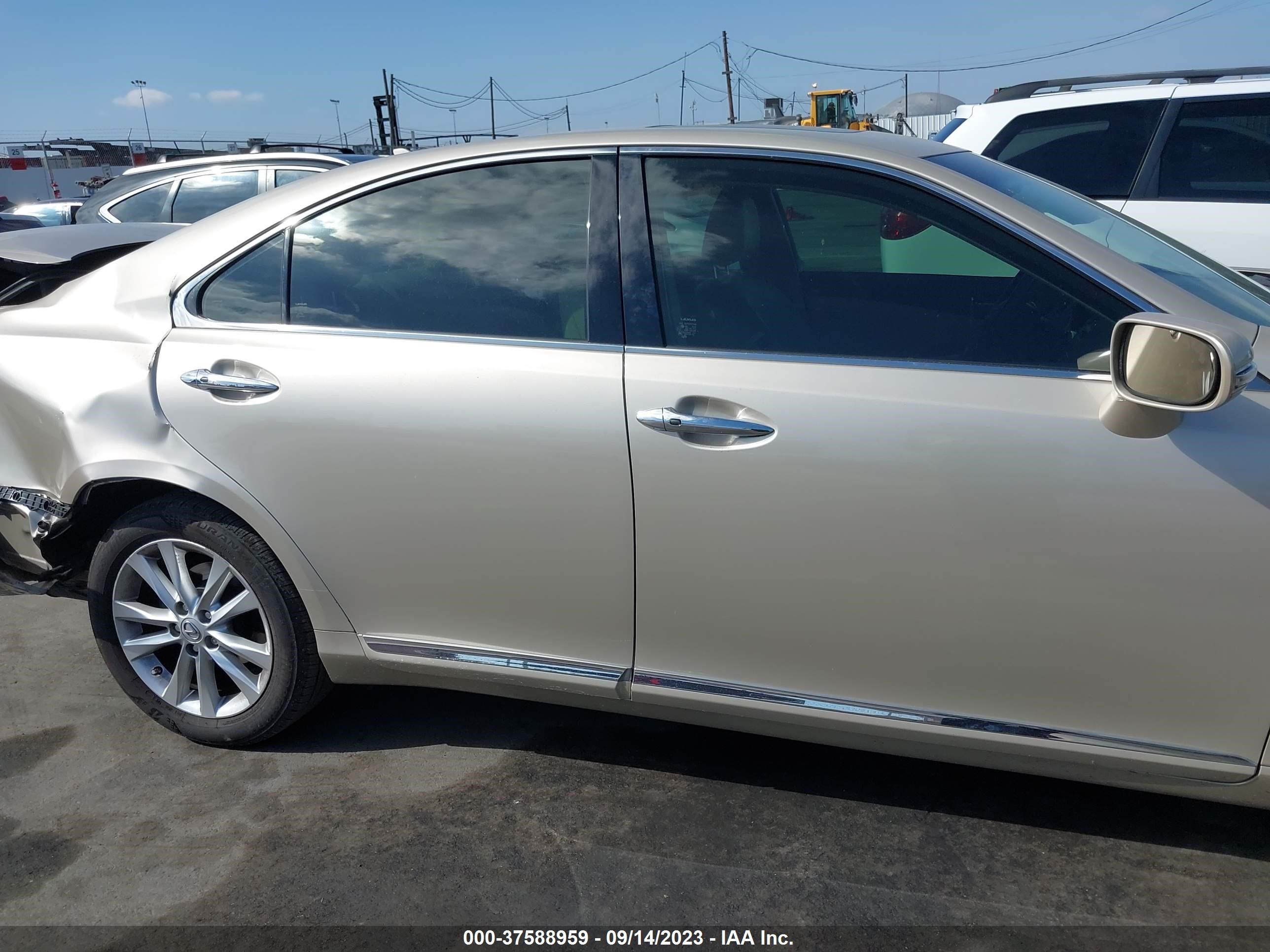 Photo 12 VIN: JTHBK1EG2A2345095 - LEXUS ES 