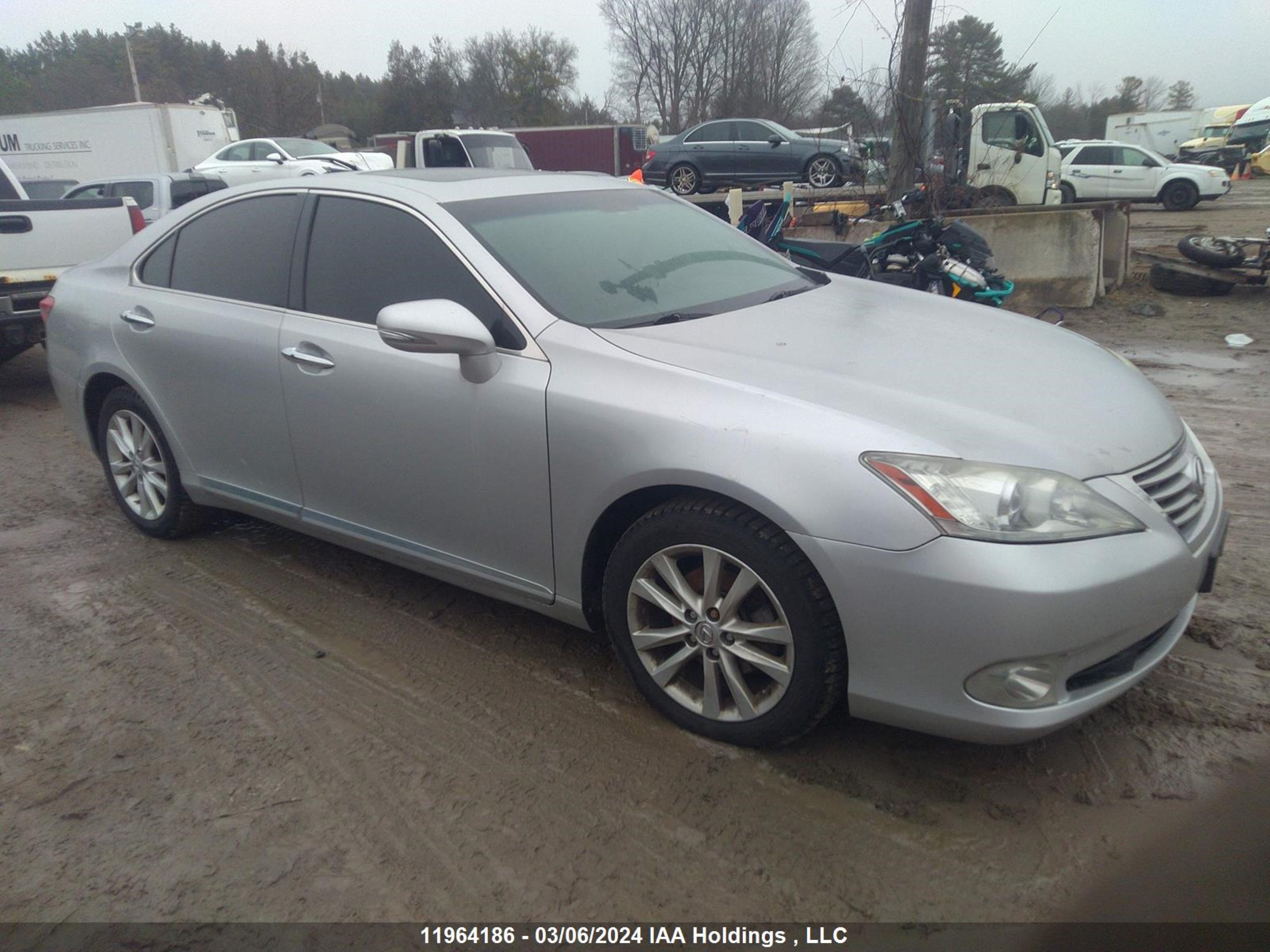 Photo 0 VIN: JTHBK1EG2B2420833 - LEXUS ES 