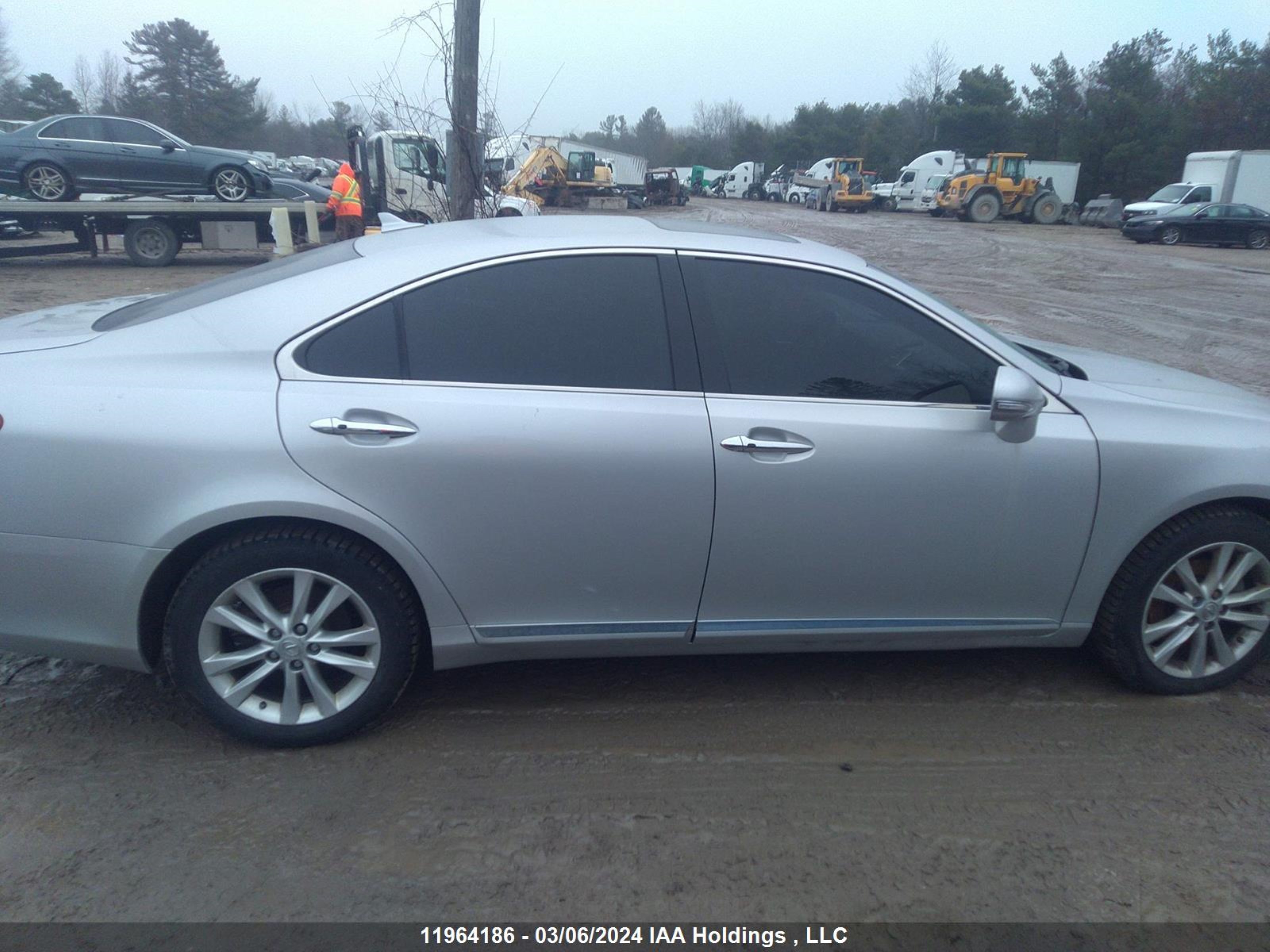 Photo 12 VIN: JTHBK1EG2B2420833 - LEXUS ES 