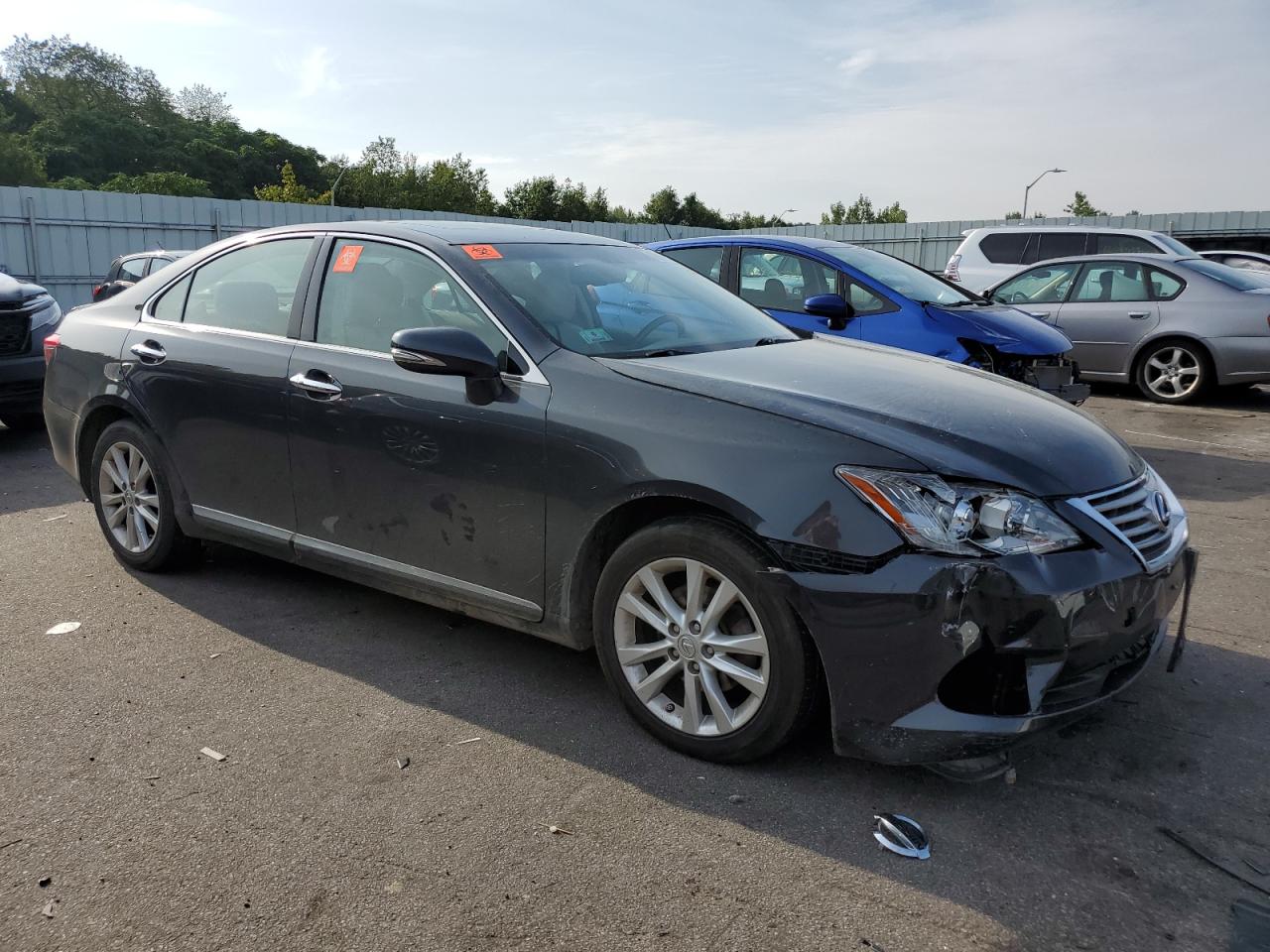 Photo 3 VIN: JTHBK1EG2B2445084 - LEXUS ES 