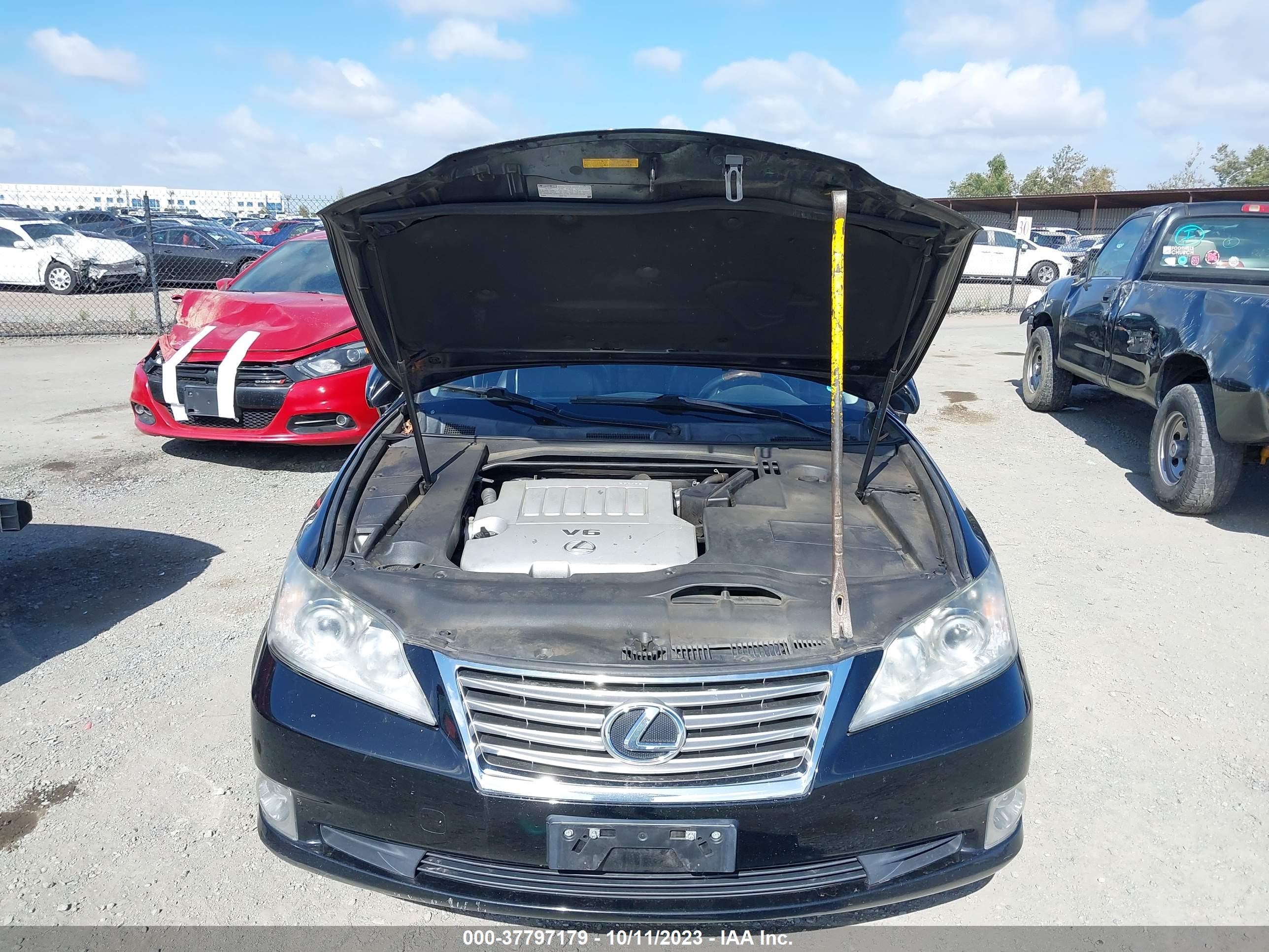 Photo 9 VIN: JTHBK1EG3B2426074 - LEXUS ES 