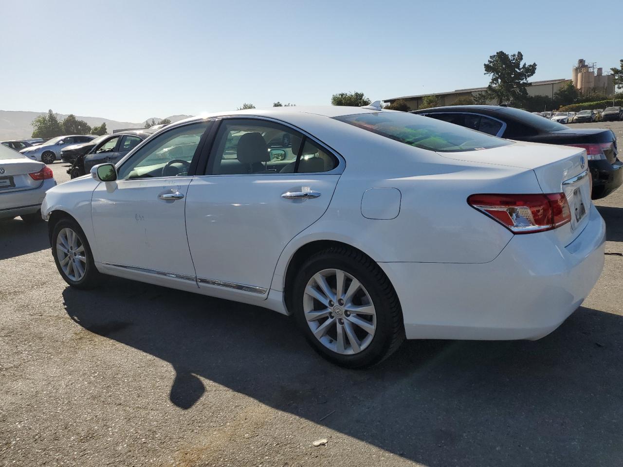 Photo 1 VIN: JTHBK1EG3B2463139 - LEXUS ES 