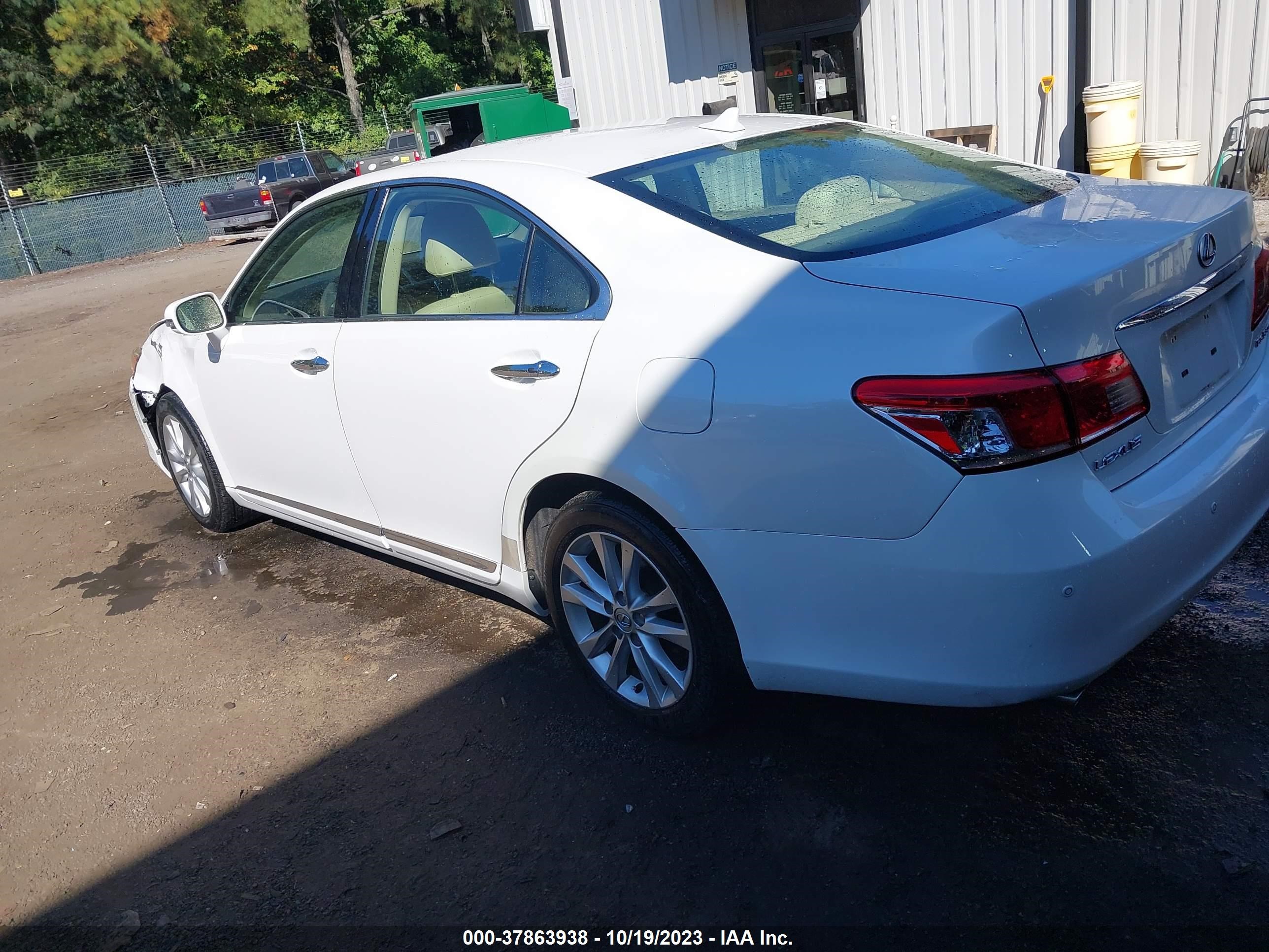 Photo 2 VIN: JTHBK1EG4A2407547 - LEXUS ES 