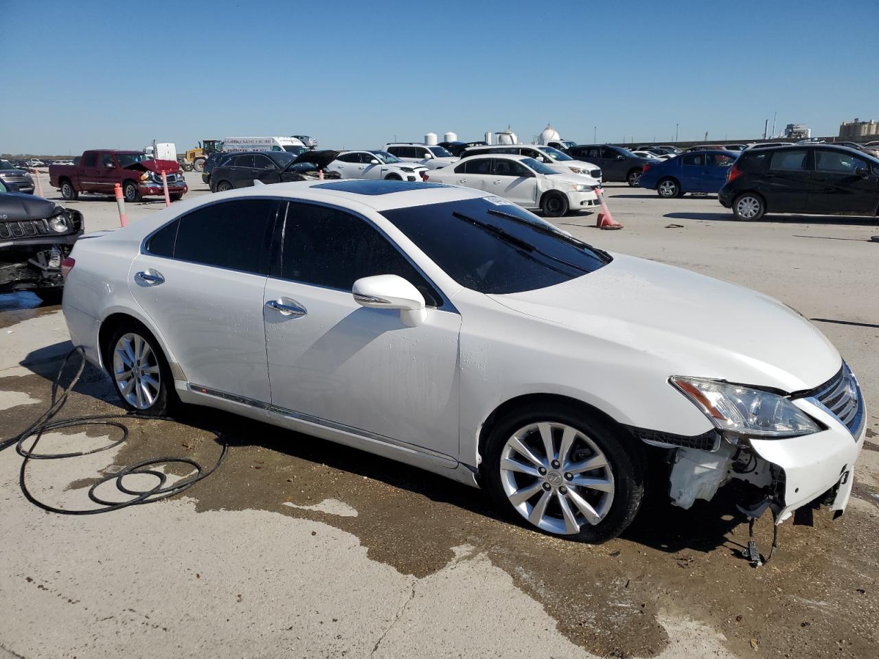 Photo 3 VIN: JTHBK1EG4B2450920 - LEXUS ES 