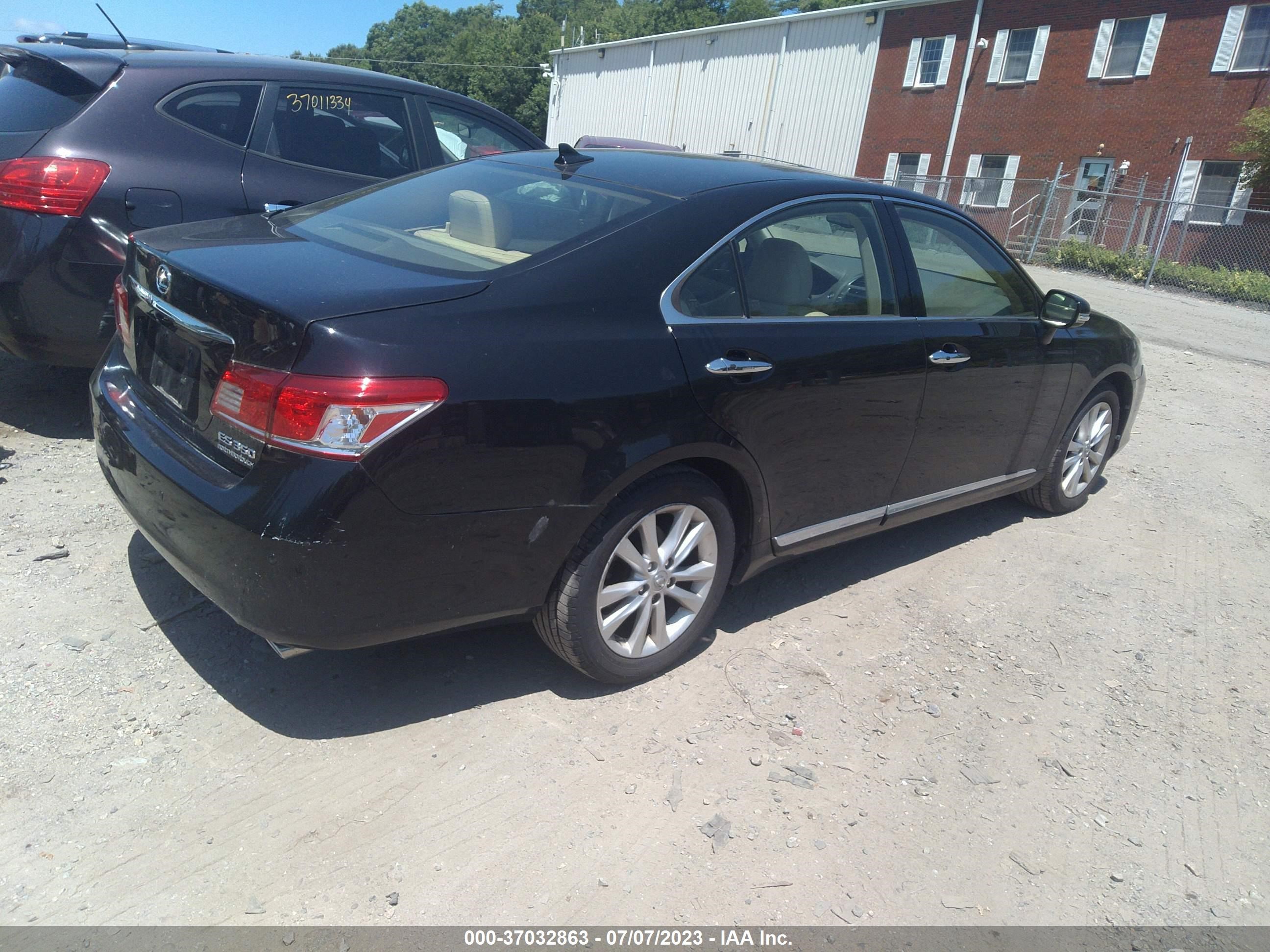 Photo 3 VIN: JTHBK1EG4C2507862 - LEXUS ES 