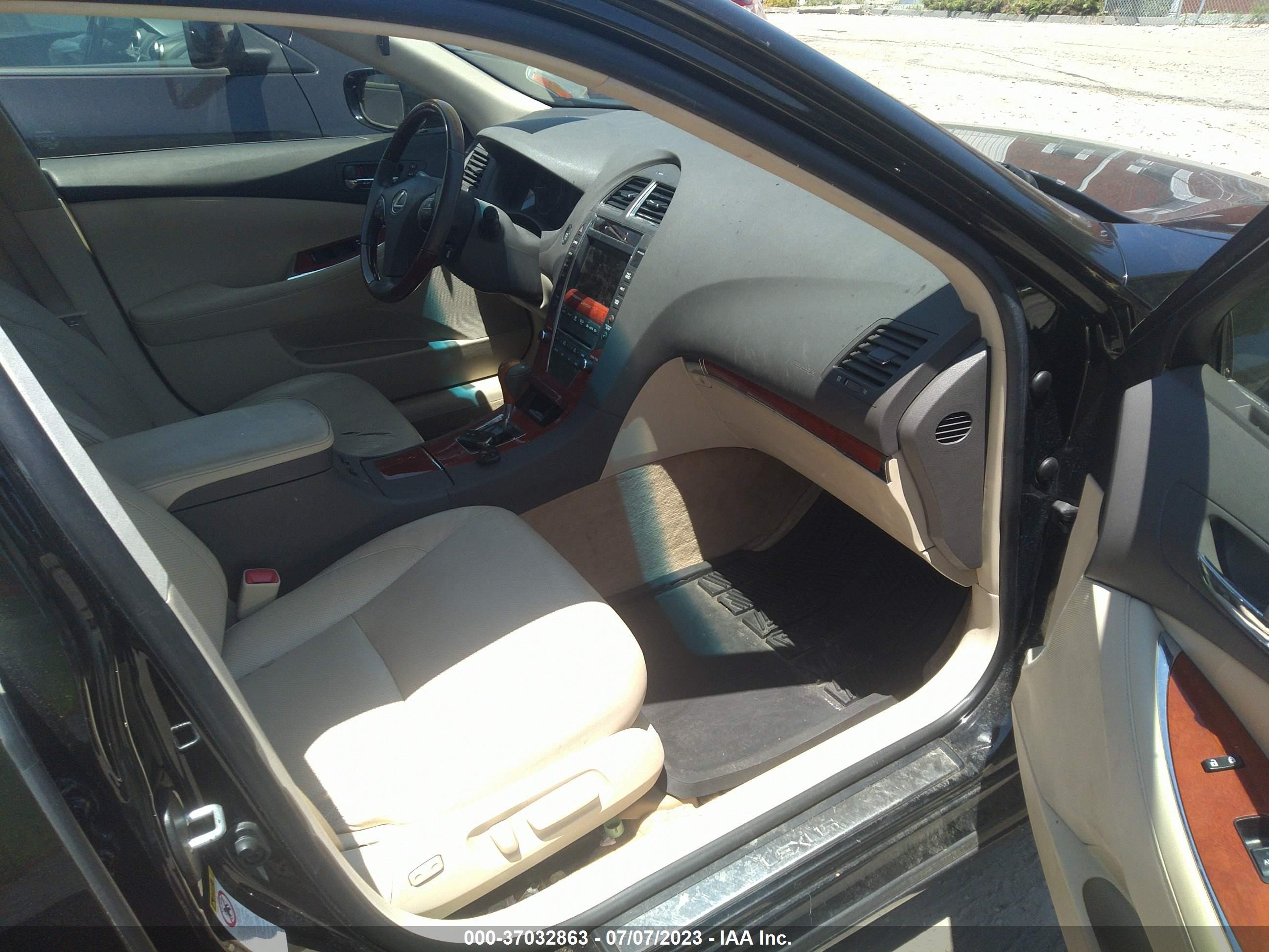 Photo 4 VIN: JTHBK1EG4C2507862 - LEXUS ES 