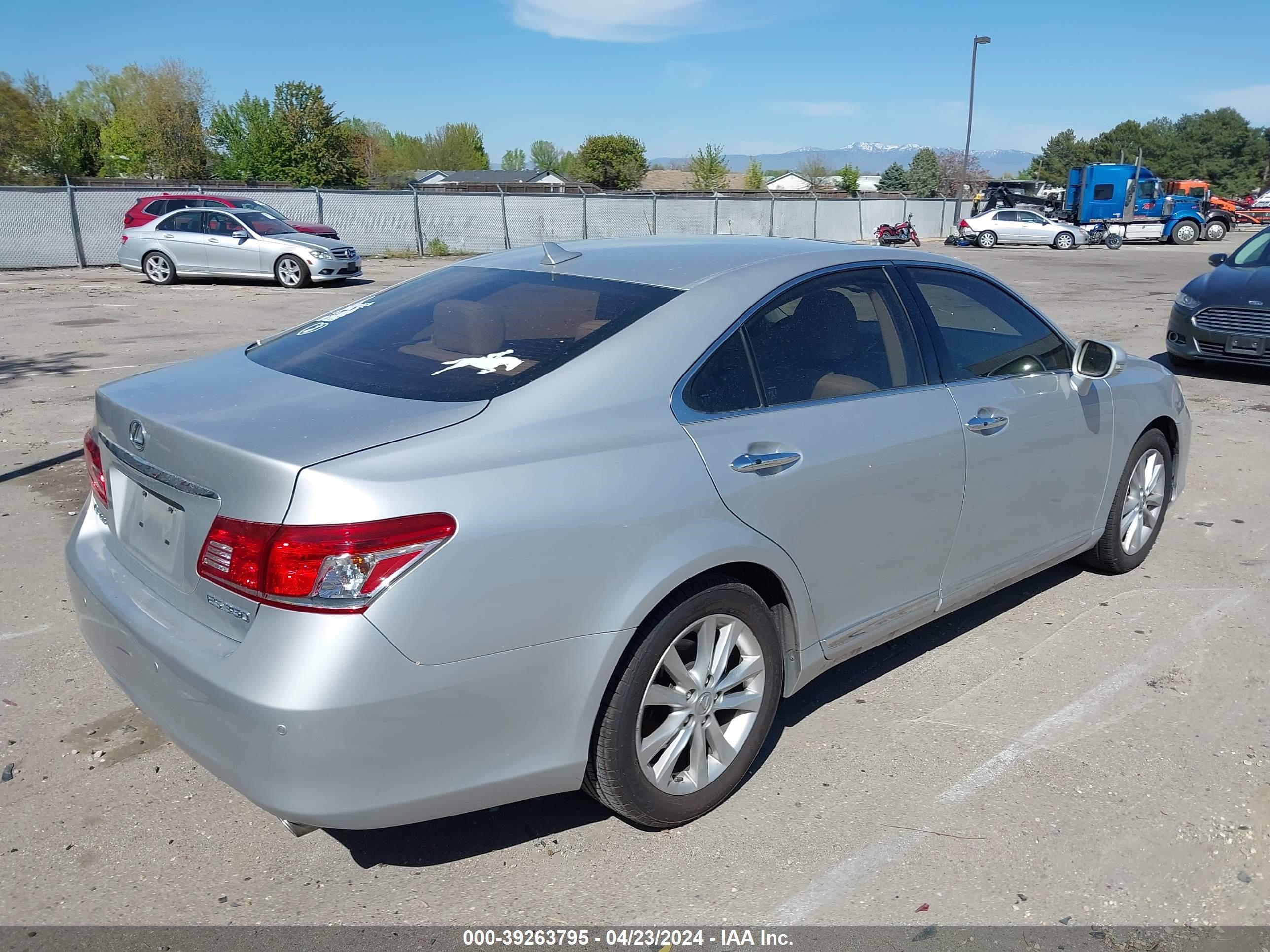 Photo 3 VIN: JTHBK1EG5A2378883 - LEXUS ES 