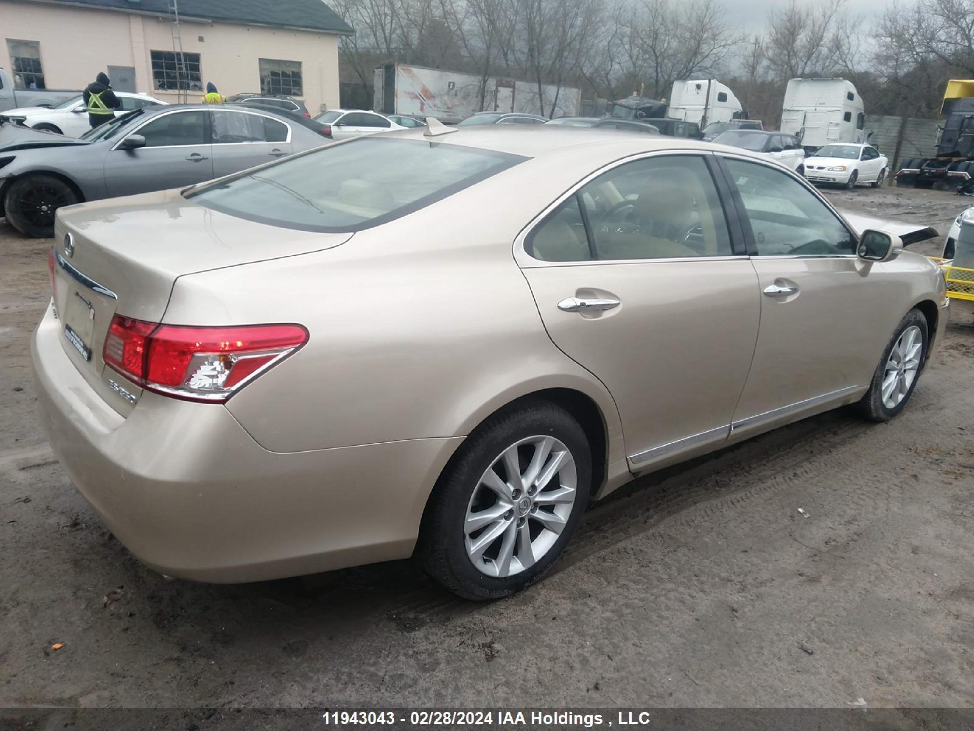 Photo 3 VIN: JTHBK1EG5A2399927 - LEXUS ES 