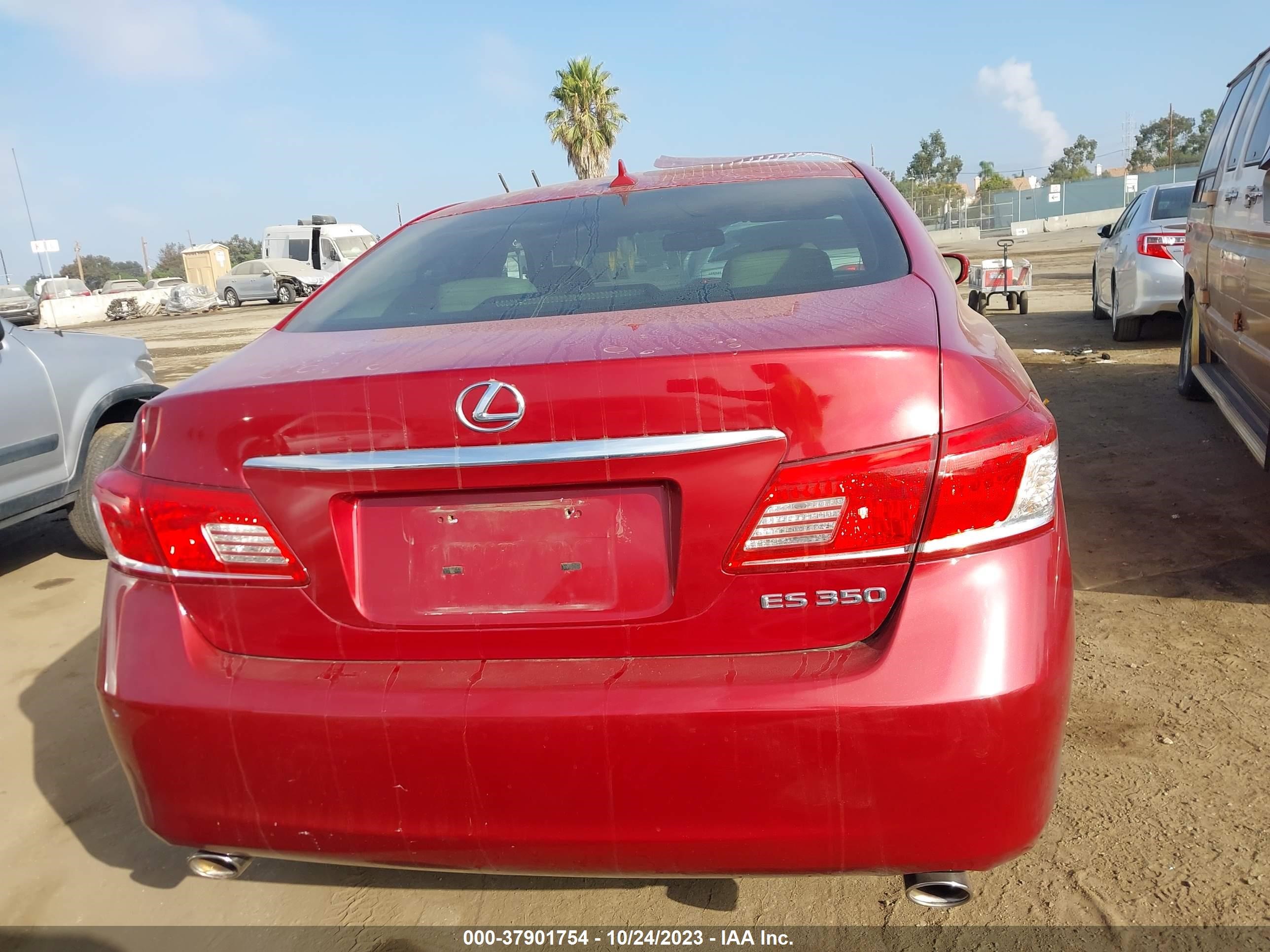 Photo 15 VIN: JTHBK1EG5B2439750 - LEXUS ES 