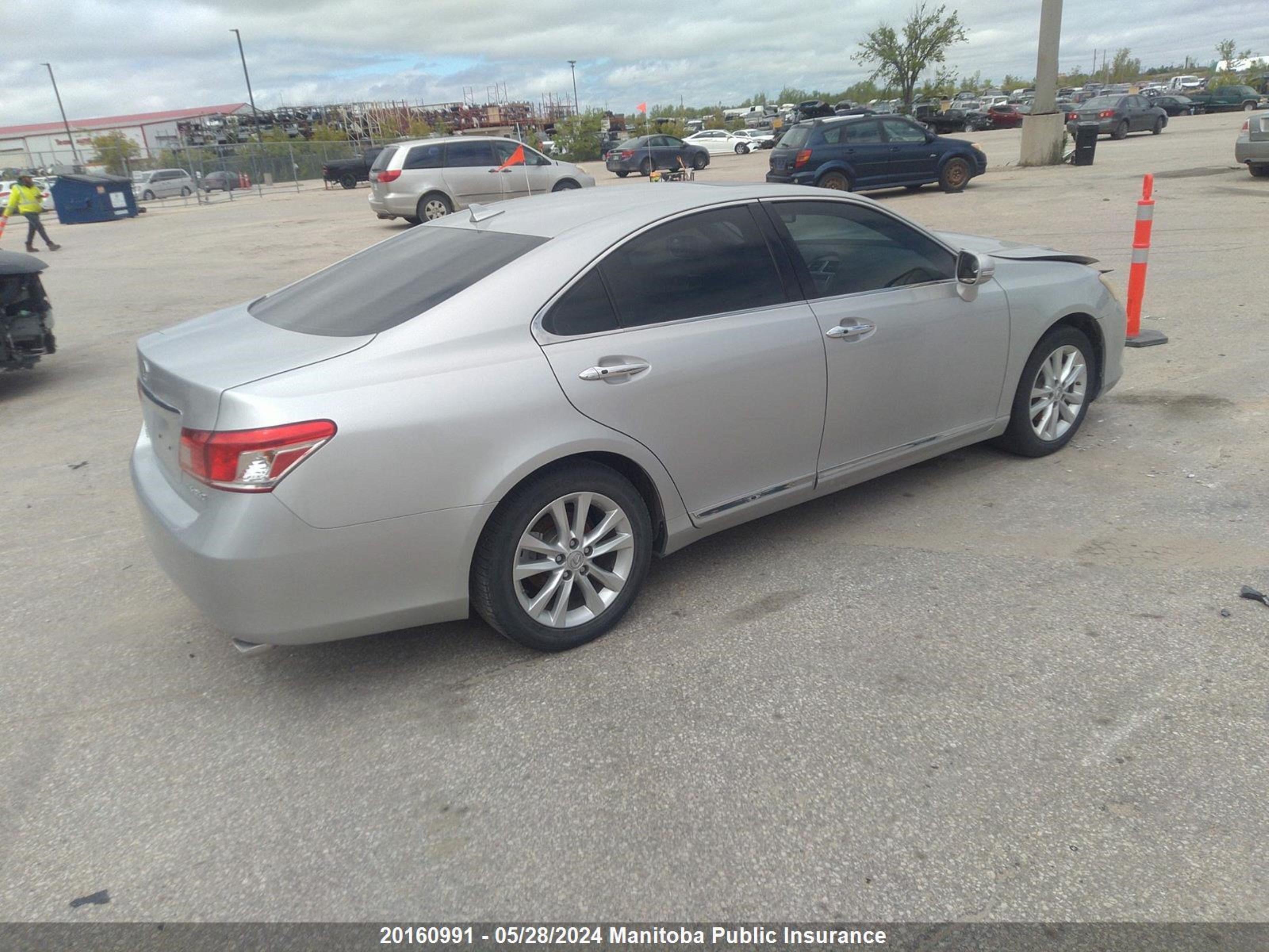 Photo 3 VIN: JTHBK1EG6A2351112 - LEXUS ES 