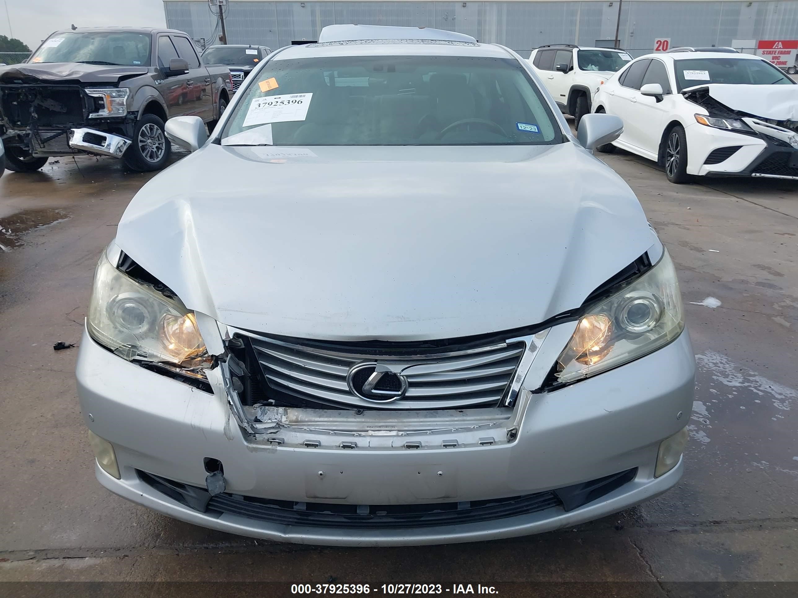 Photo 12 VIN: JTHBK1EG6A2374101 - LEXUS ES 