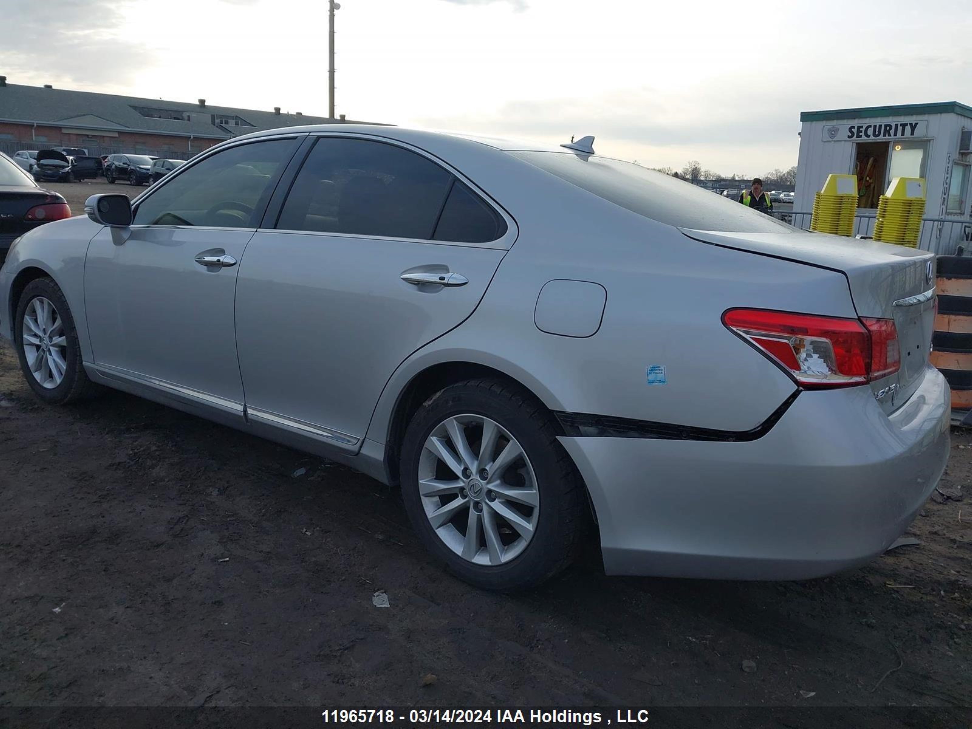 Photo 2 VIN: JTHBK1EG6A2390315 - LEXUS ES 