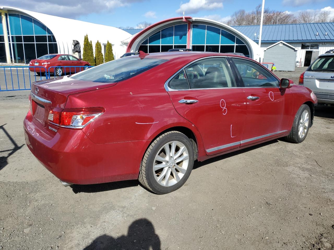 Photo 2 VIN: JTHBK1EG6B2435898 - LEXUS ES 