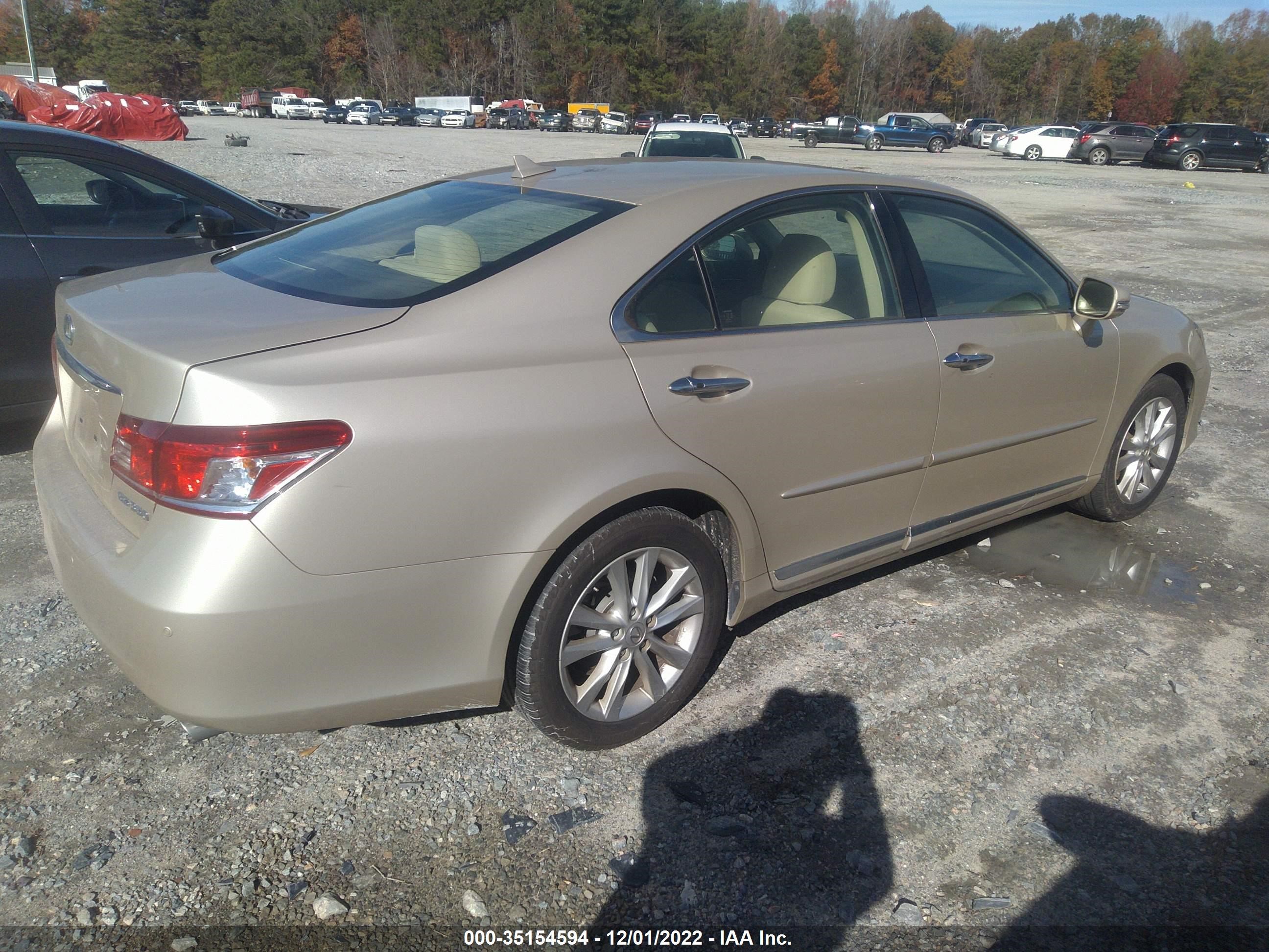 Photo 3 VIN: JTHBK1EG7B2445663 - LEXUS ES 