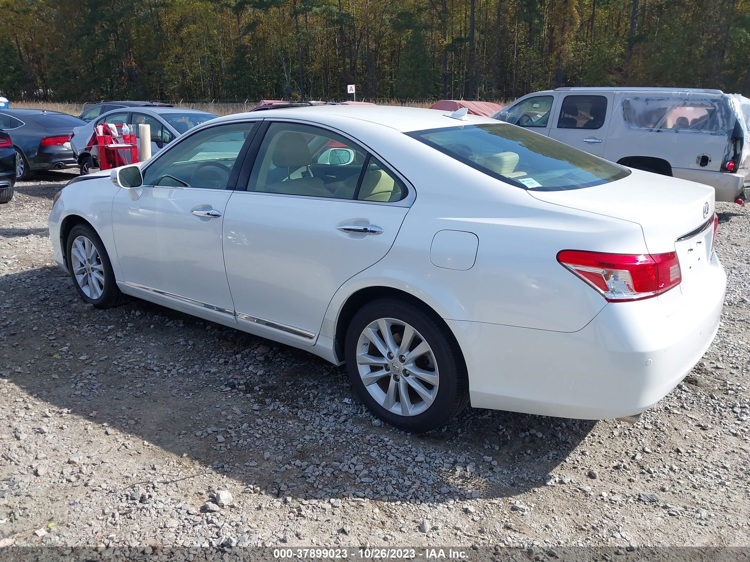 Photo 2 VIN: JTHBK1EG7B2469140 - LEXUS ES 