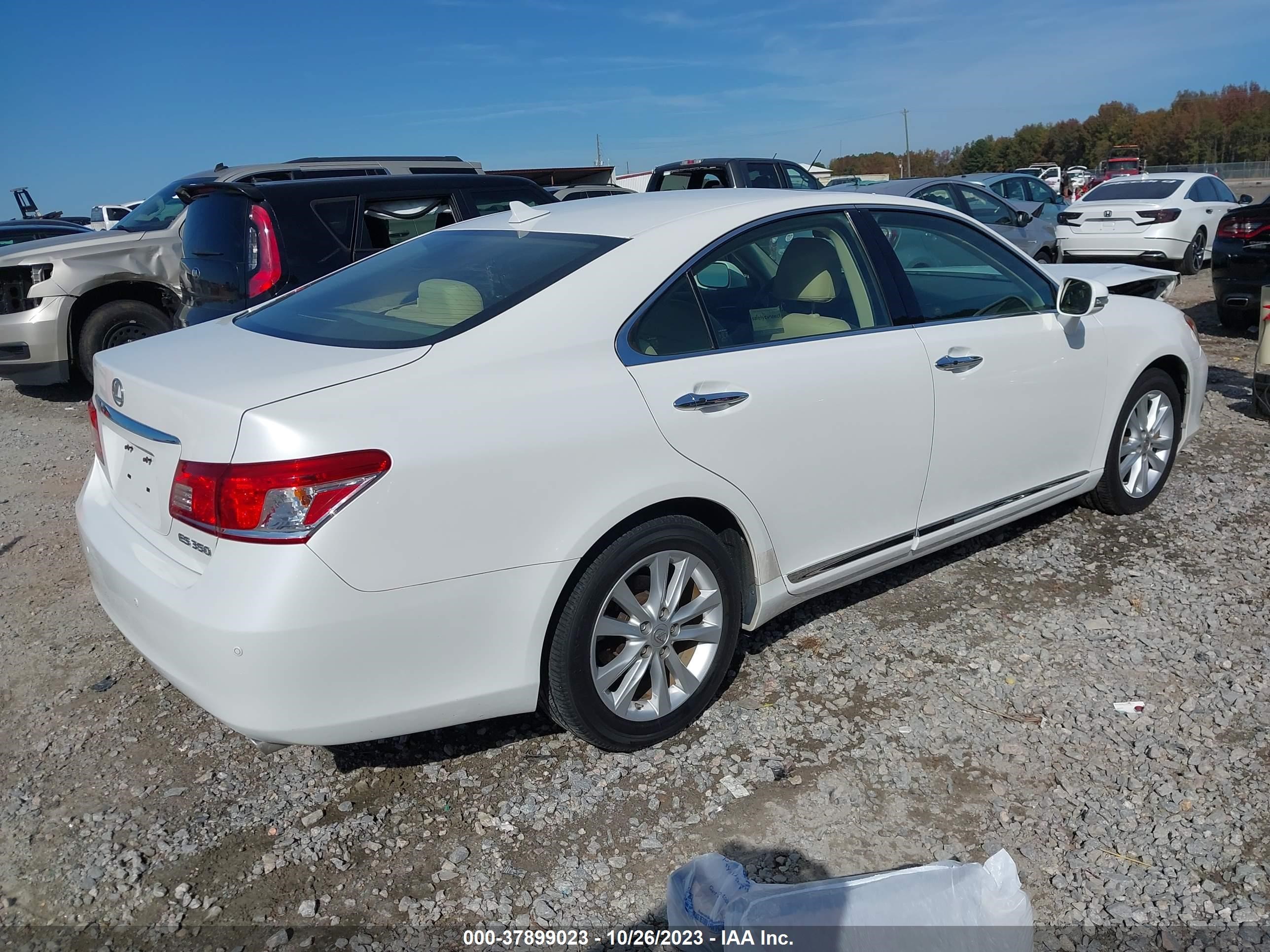 Photo 3 VIN: JTHBK1EG7B2469140 - LEXUS ES 