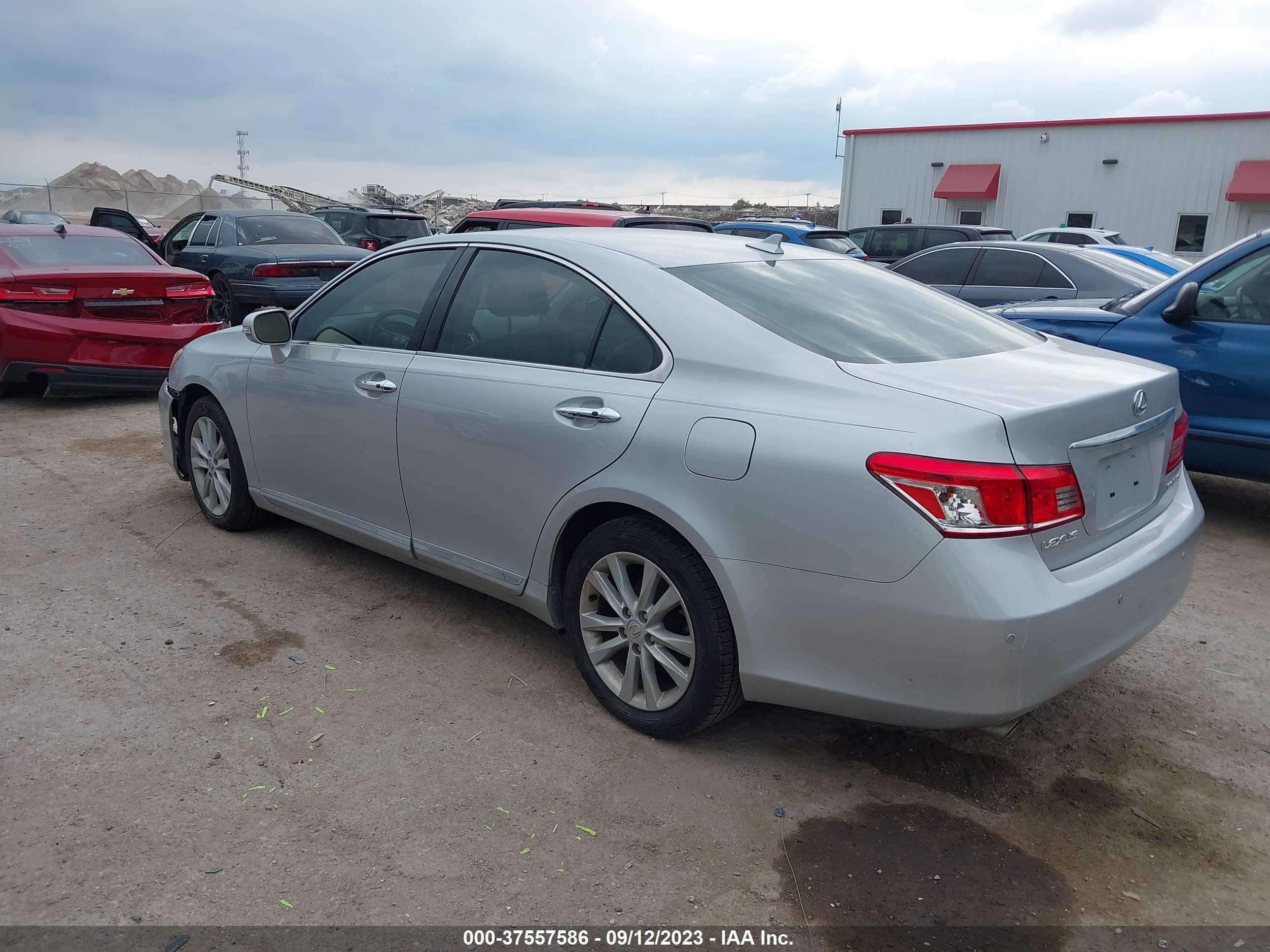 Photo 2 VIN: JTHBK1EG8A2373239 - LEXUS ES 