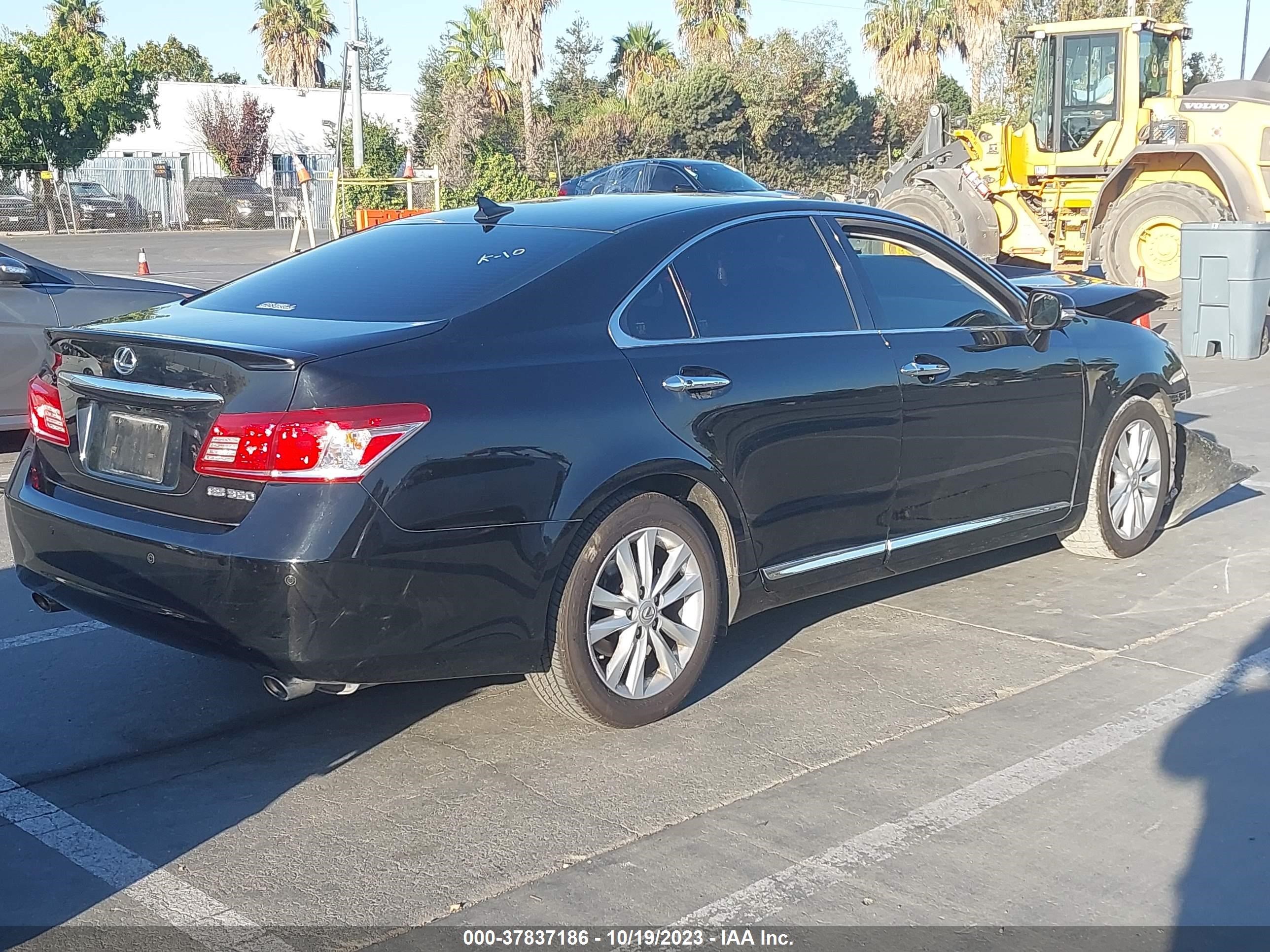 Photo 3 VIN: JTHBK1EG8B2460978 - LEXUS ES 