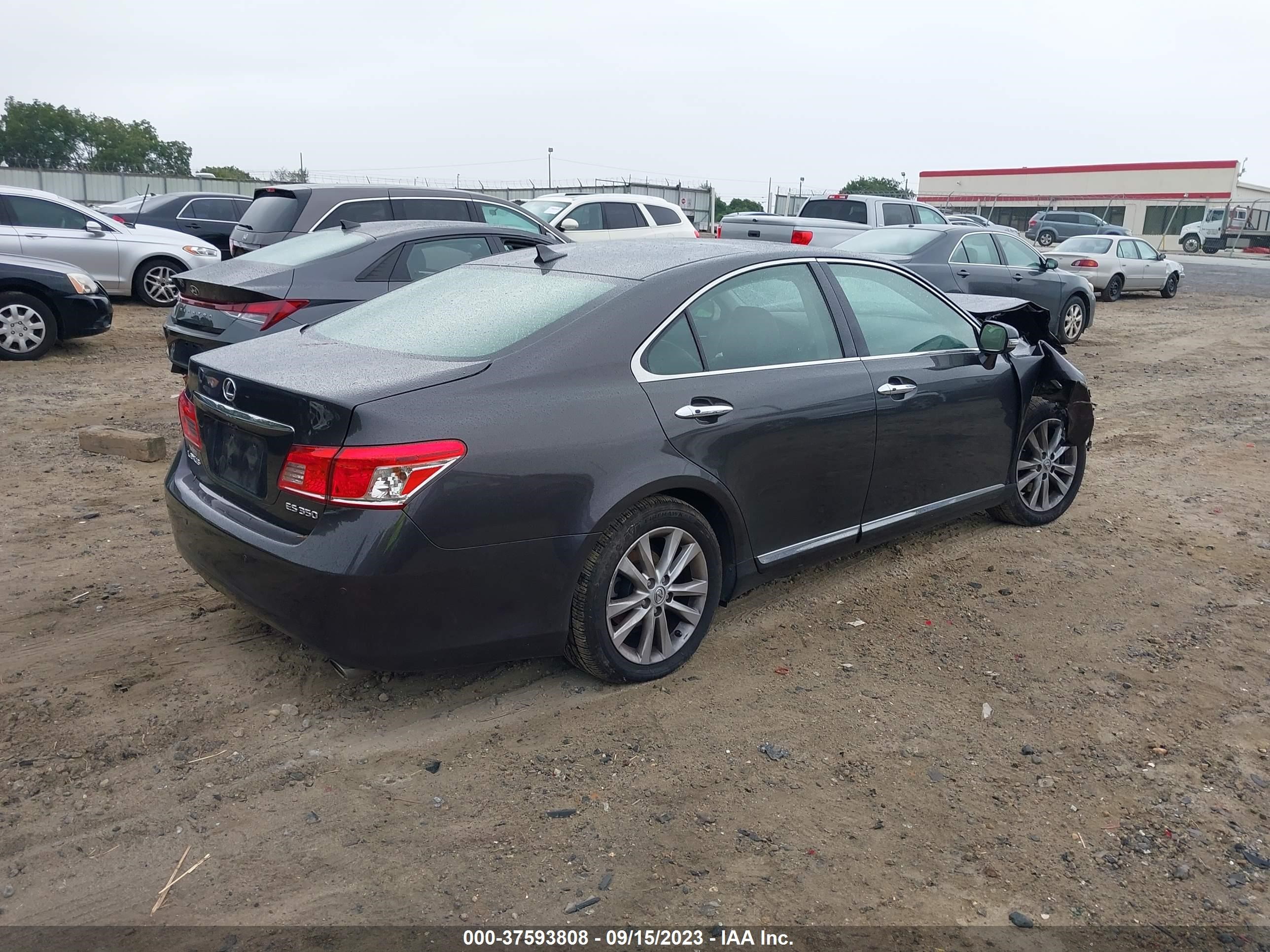 Photo 3 VIN: JTHBK1EG9A2385318 - LEXUS ES 