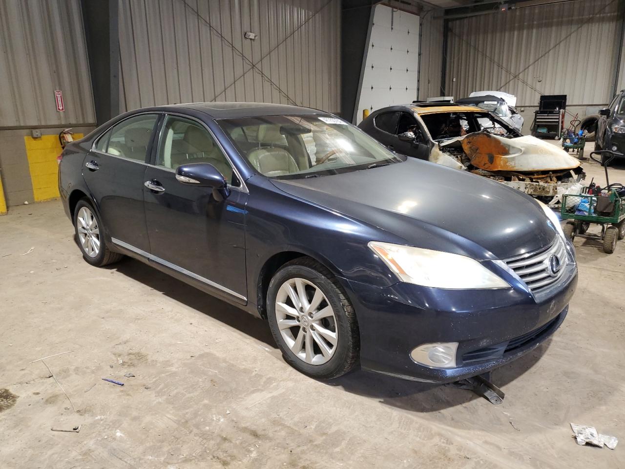 Photo 3 VIN: JTHBK1EGXA2389085 - LEXUS ES 