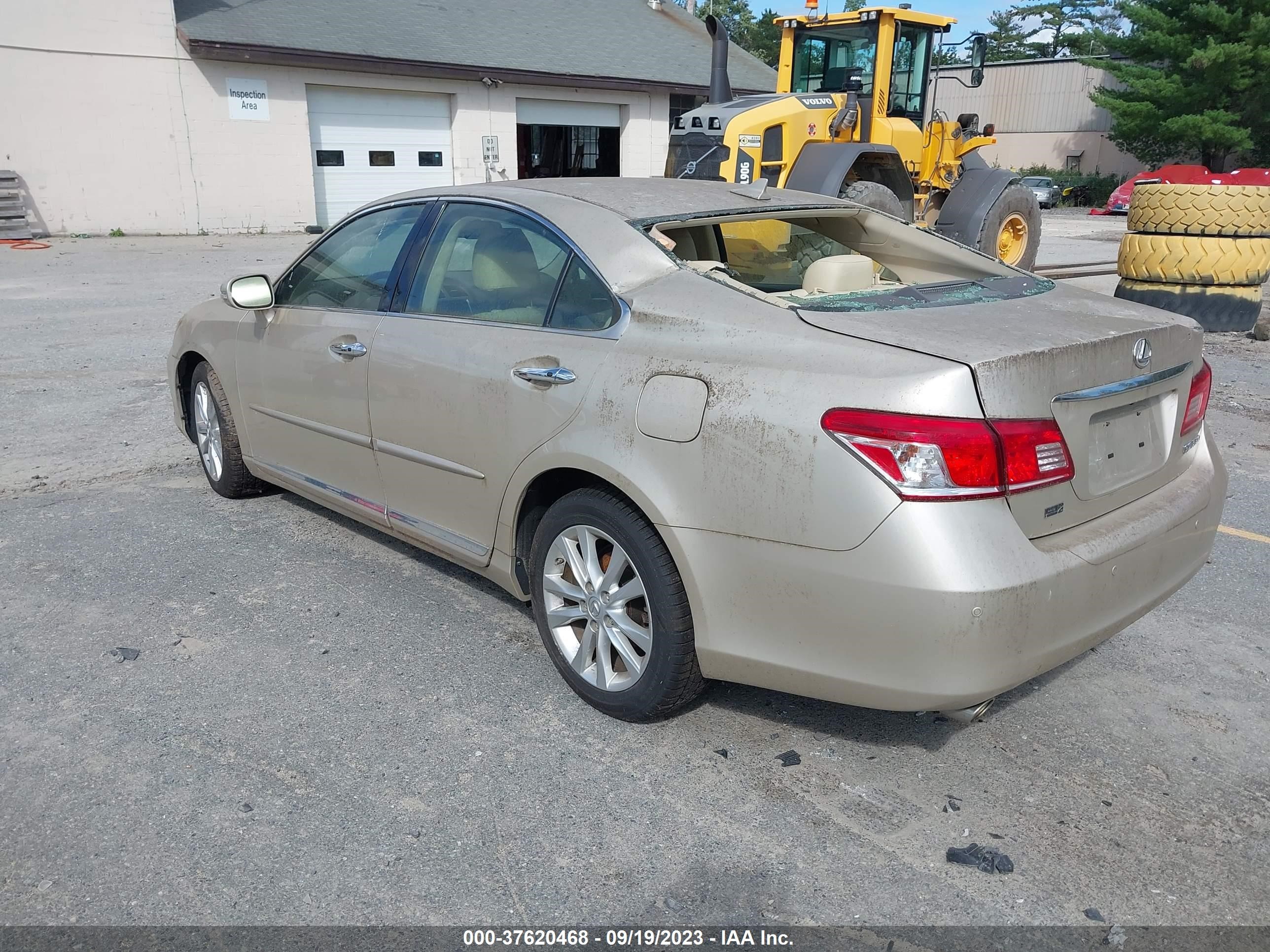 Photo 2 VIN: JTHBK1EGXB2435435 - LEXUS ES 