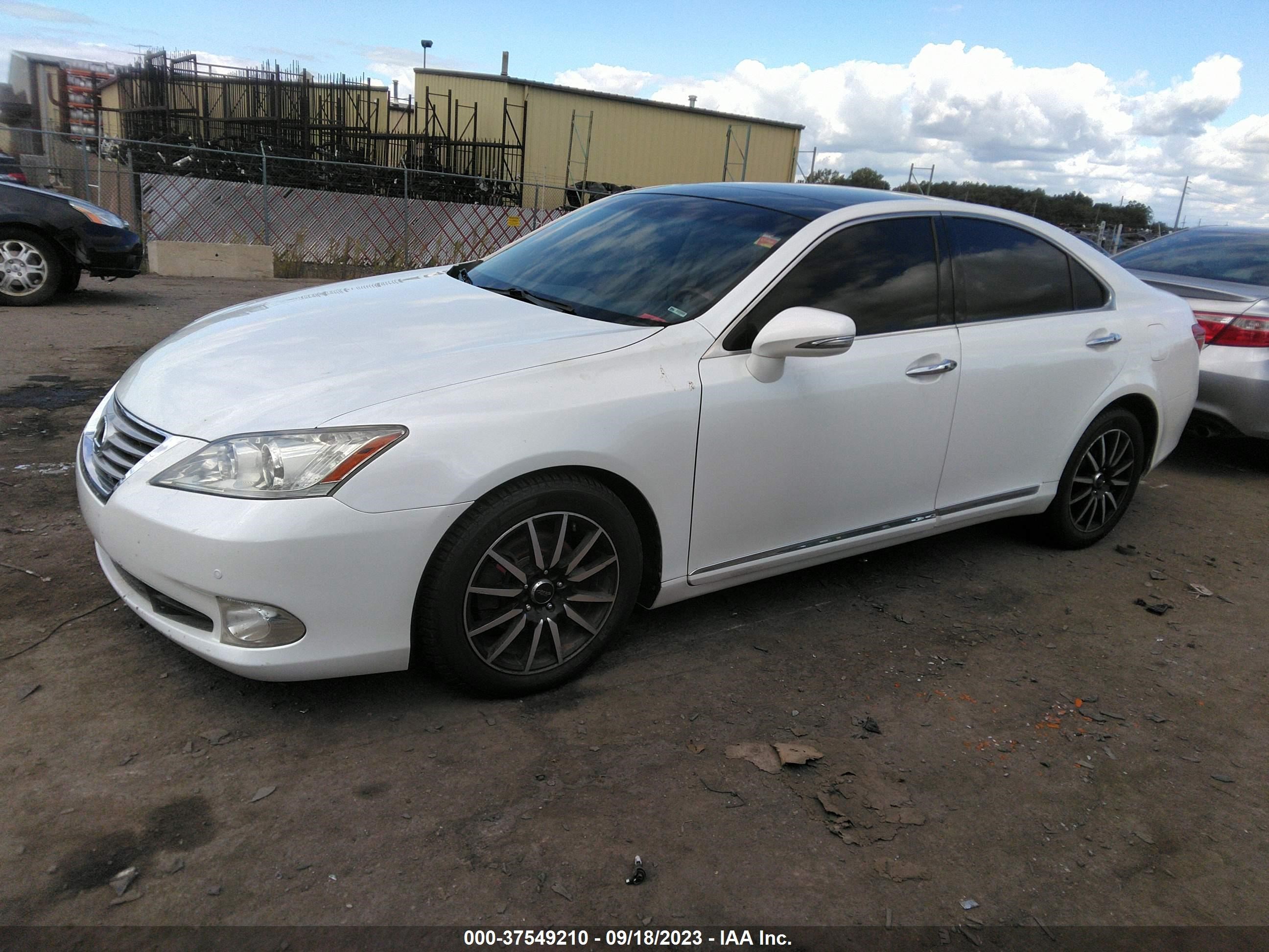 Photo 1 VIN: JTHBK1EGXB2472615 - LEXUS ES 