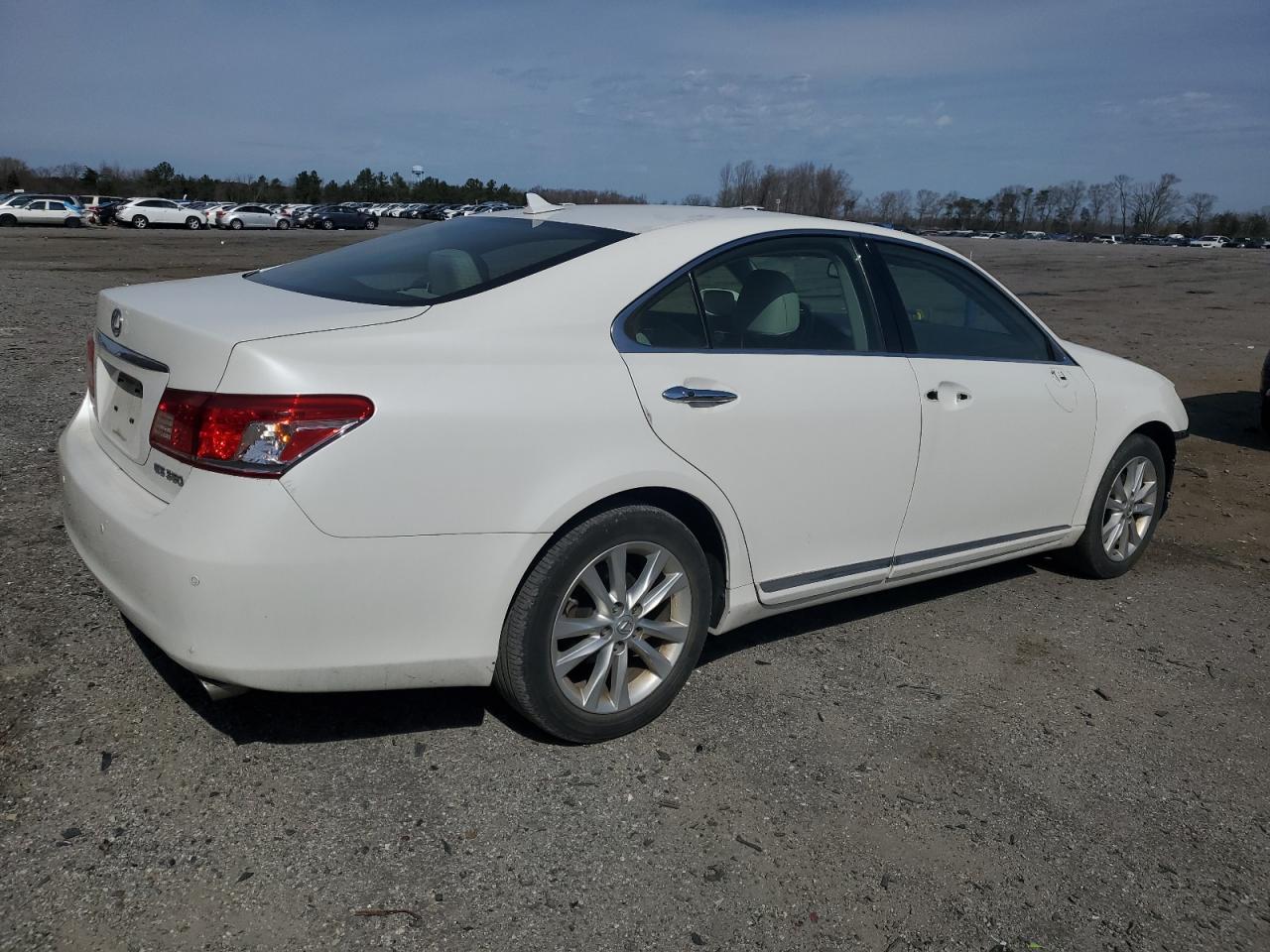 Photo 2 VIN: JTHBK1EGXC2499427 - LEXUS ES 