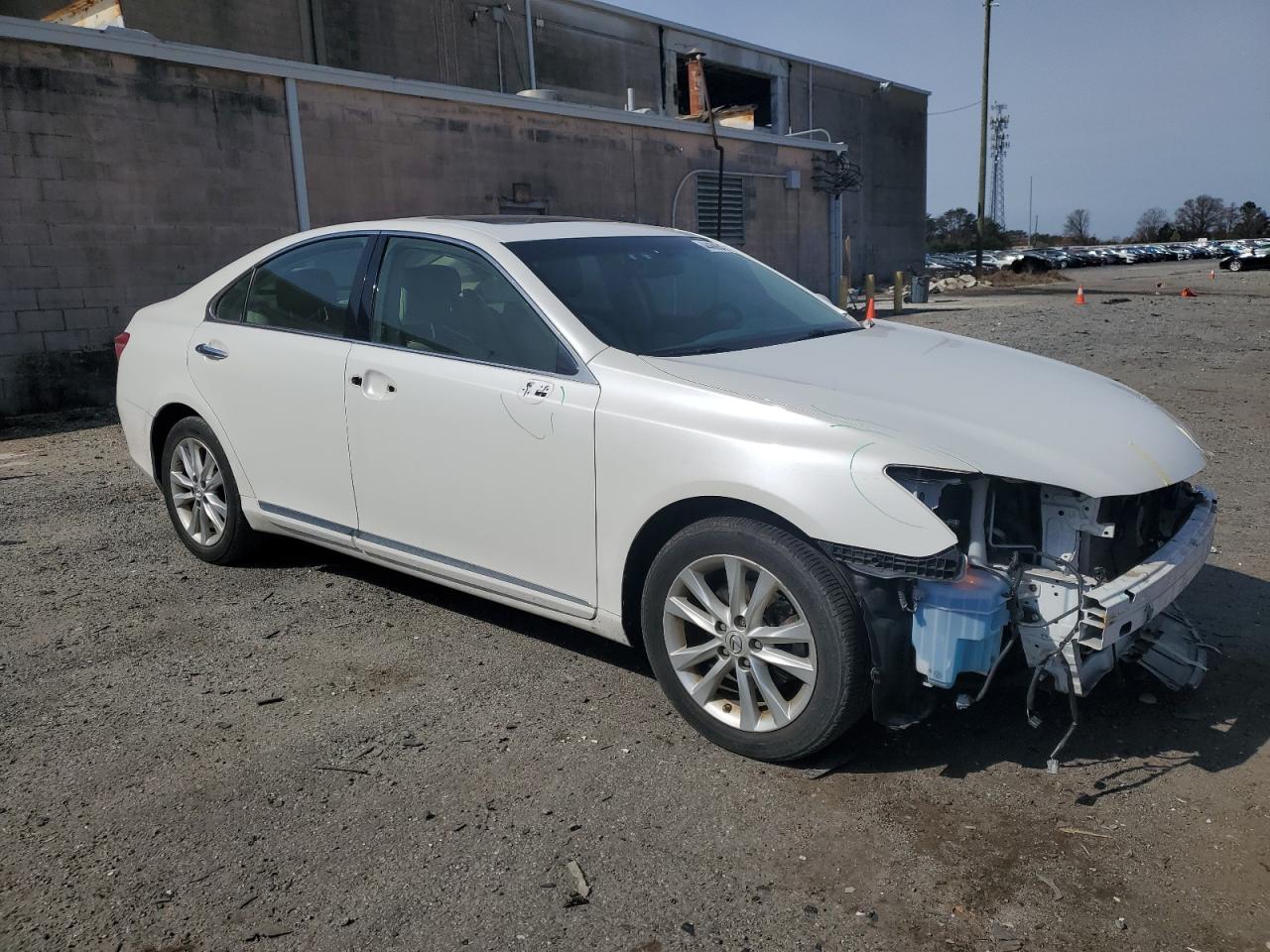 Photo 3 VIN: JTHBK1EGXC2499427 - LEXUS ES 