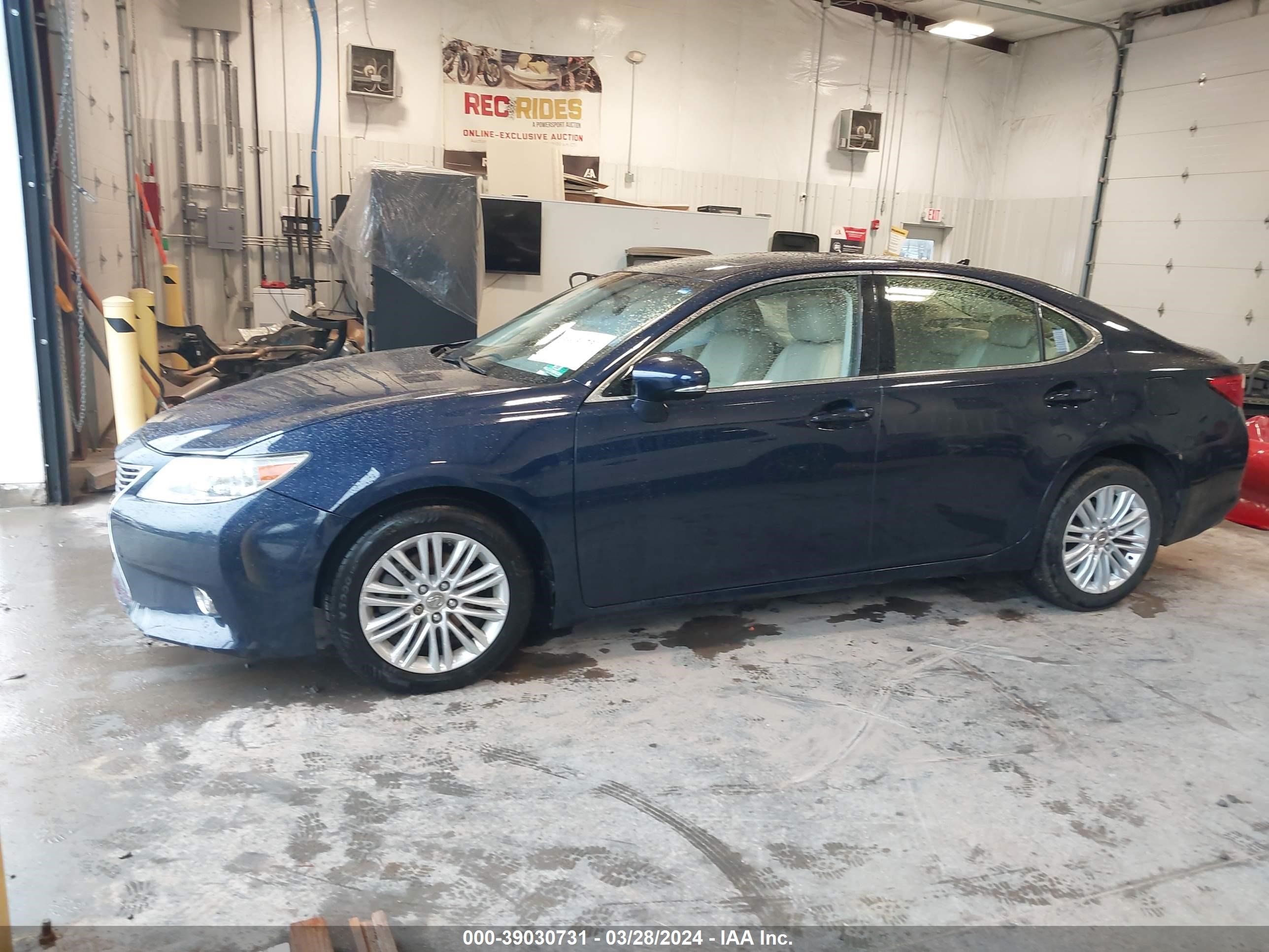 Photo 13 VIN: JTHBK1GG0E2084830 - LEXUS ES 