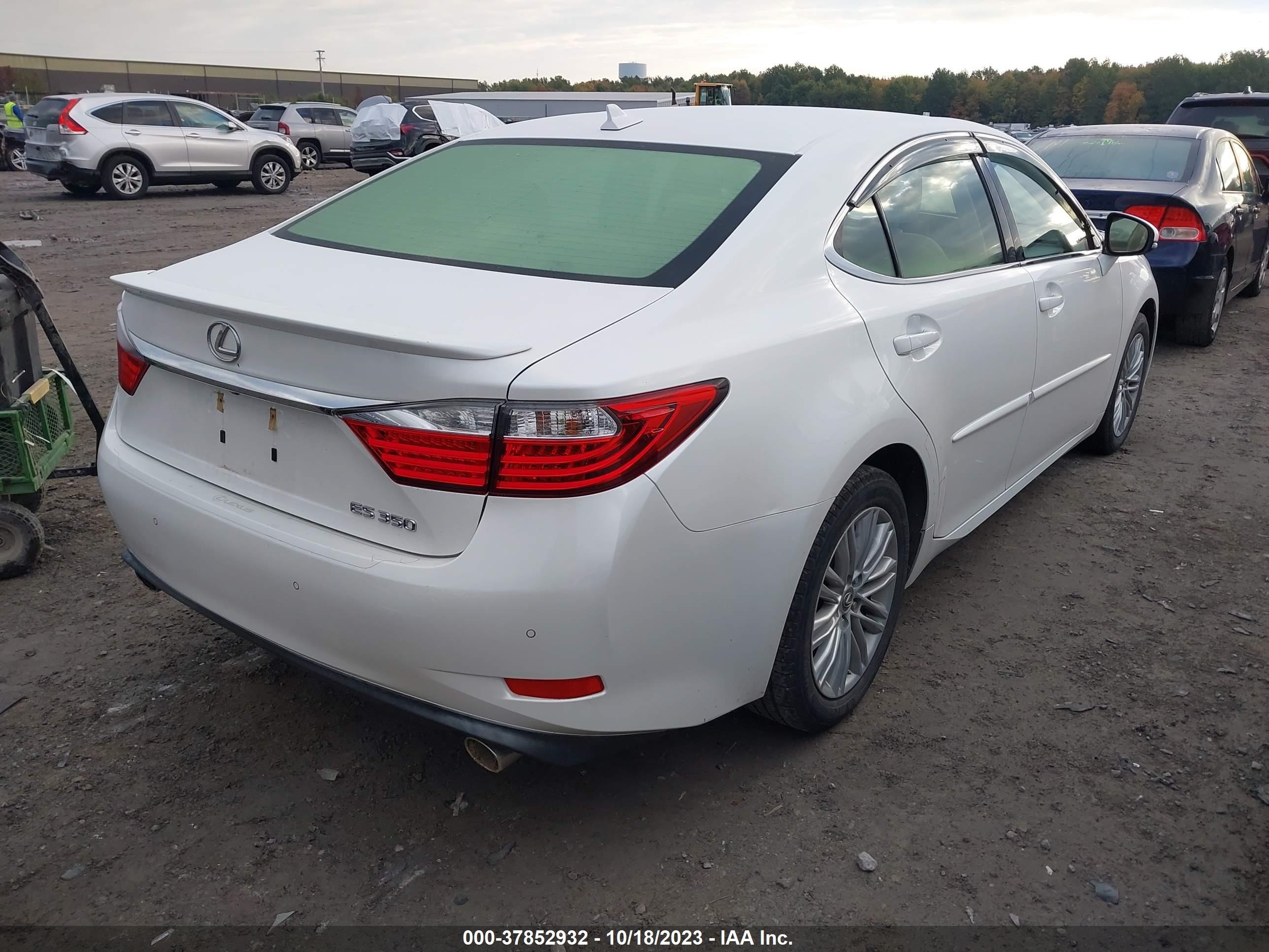 Photo 3 VIN: JTHBK1GG0E2093138 - LEXUS ES 