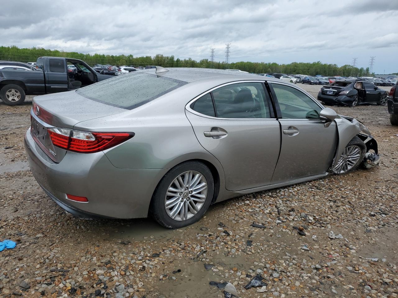 Photo 2 VIN: JTHBK1GG0F2177008 - LEXUS ES 