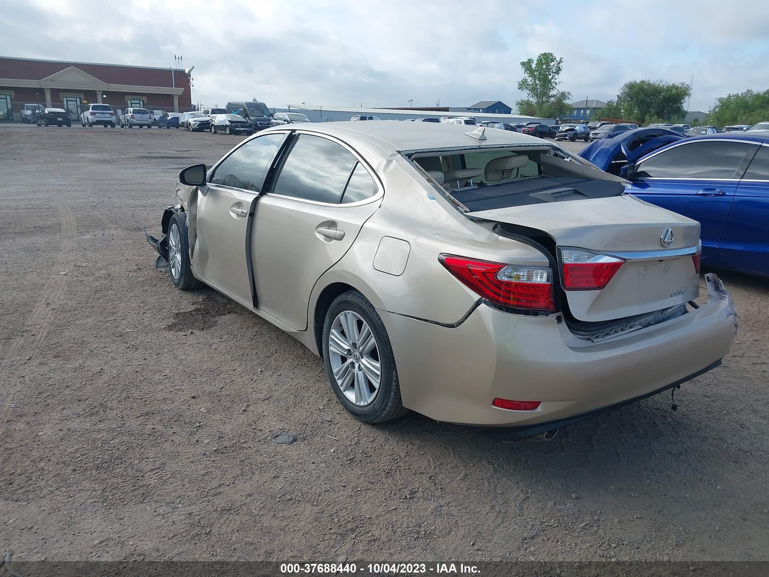 Photo 2 VIN: JTHBK1GG1E2100257 - LEXUS ES 