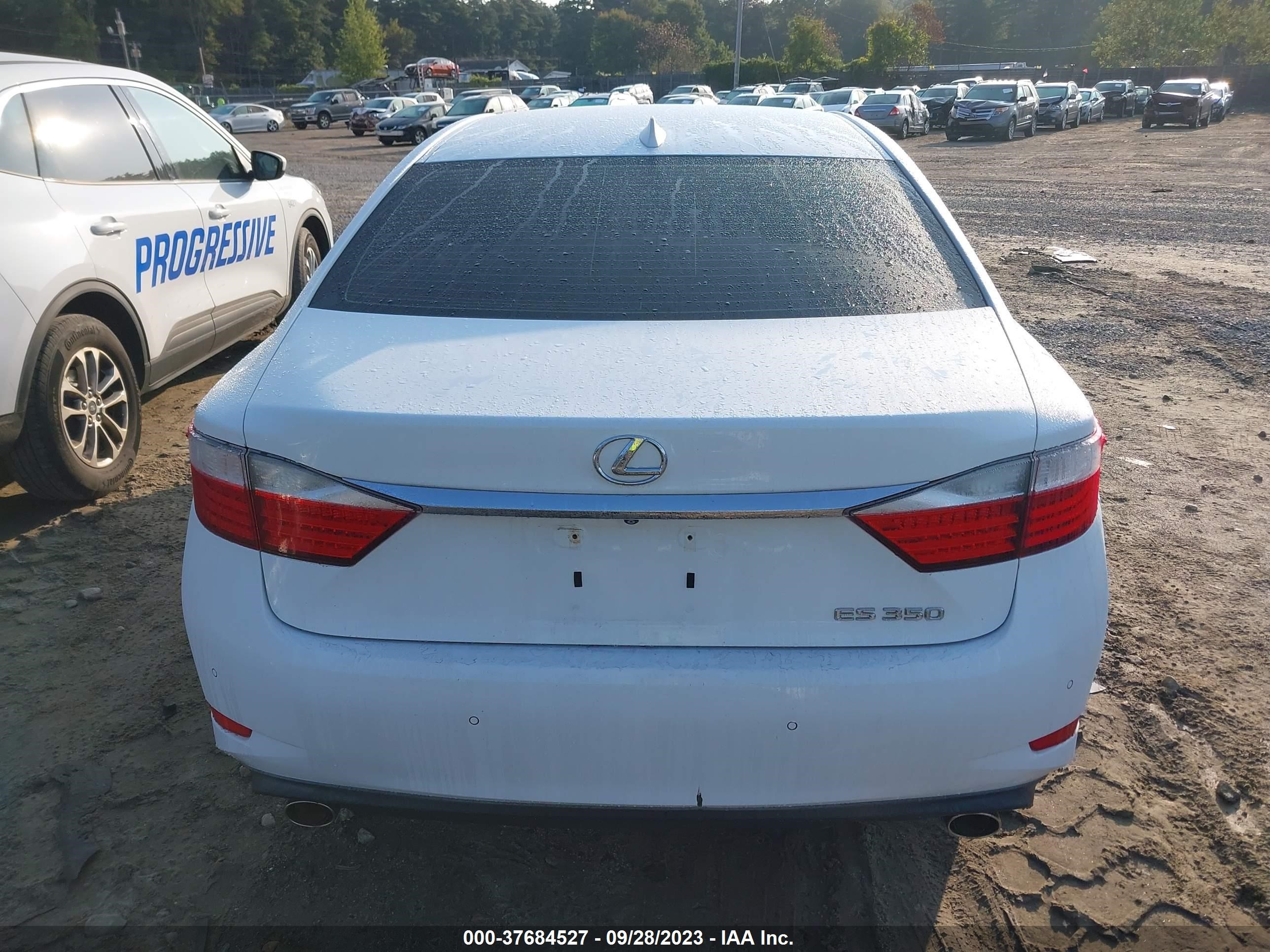 Photo 16 VIN: JTHBK1GG1F2164512 - LEXUS ES 