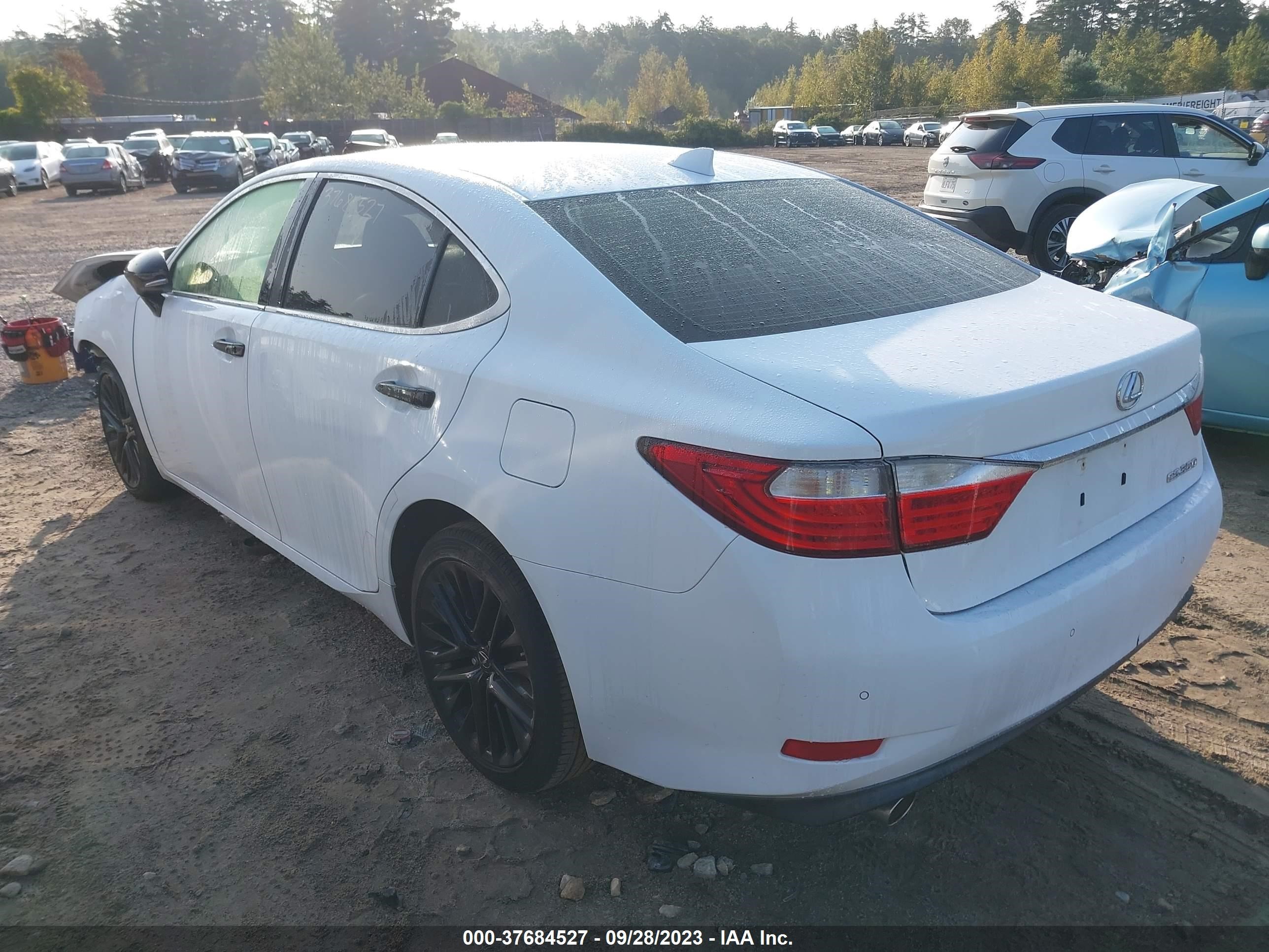 Photo 2 VIN: JTHBK1GG1F2164512 - LEXUS ES 