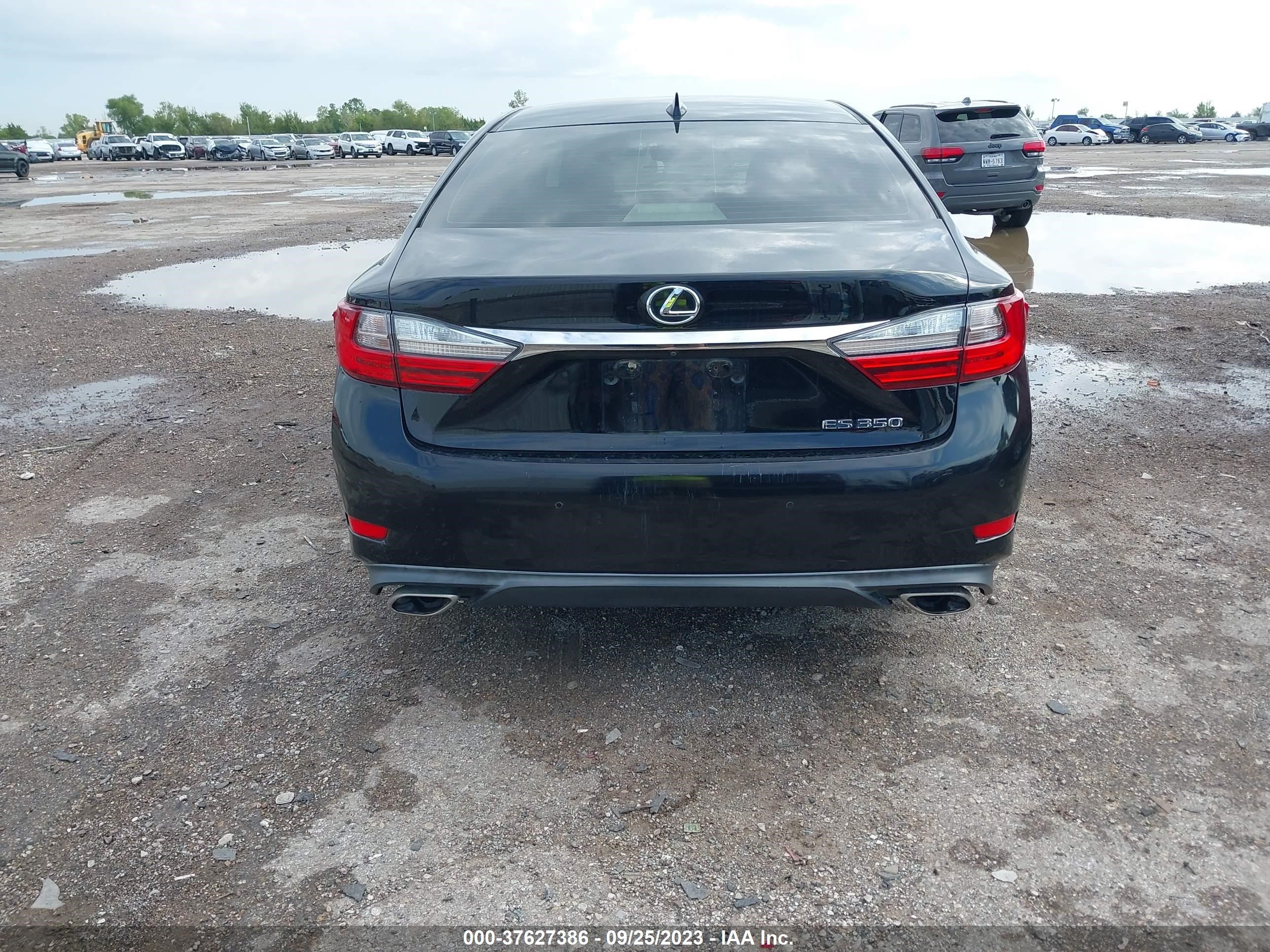 Photo 16 VIN: JTHBK1GG1G2226461 - LEXUS ES 