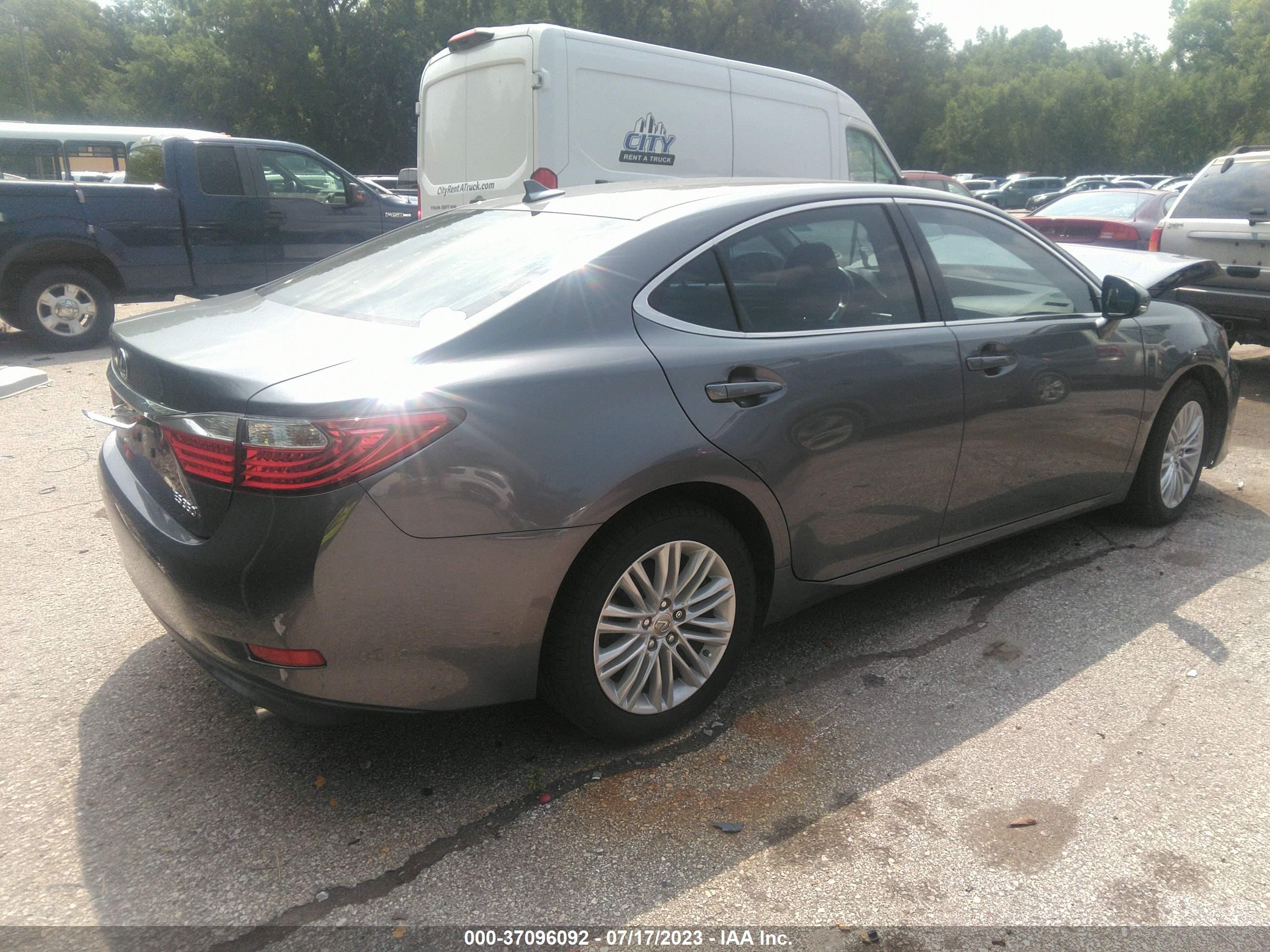 Photo 3 VIN: JTHBK1GG2E2102373 - LEXUS ES 