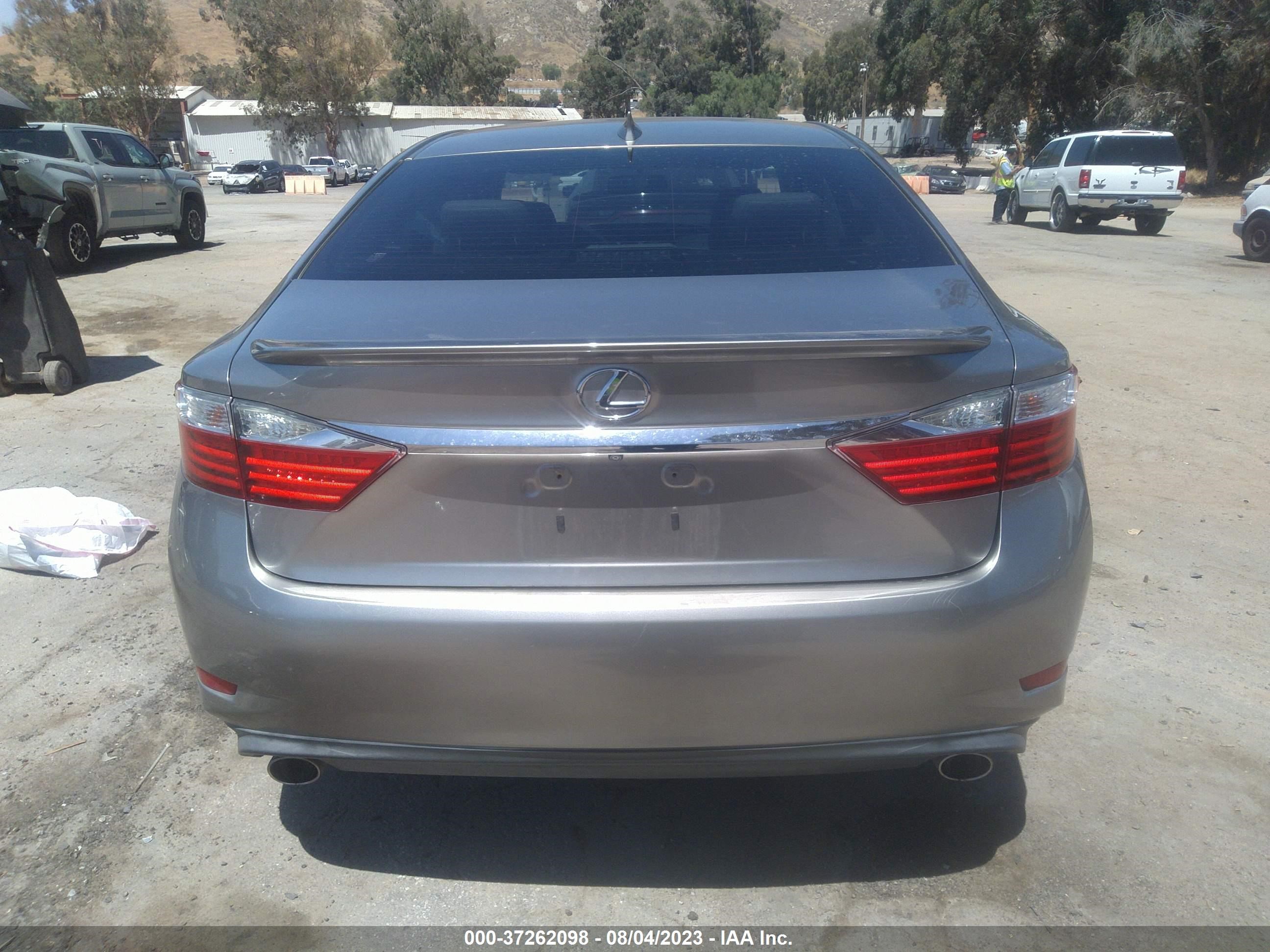 Photo 15 VIN: JTHBK1GG2F2159528 - LEXUS ES 