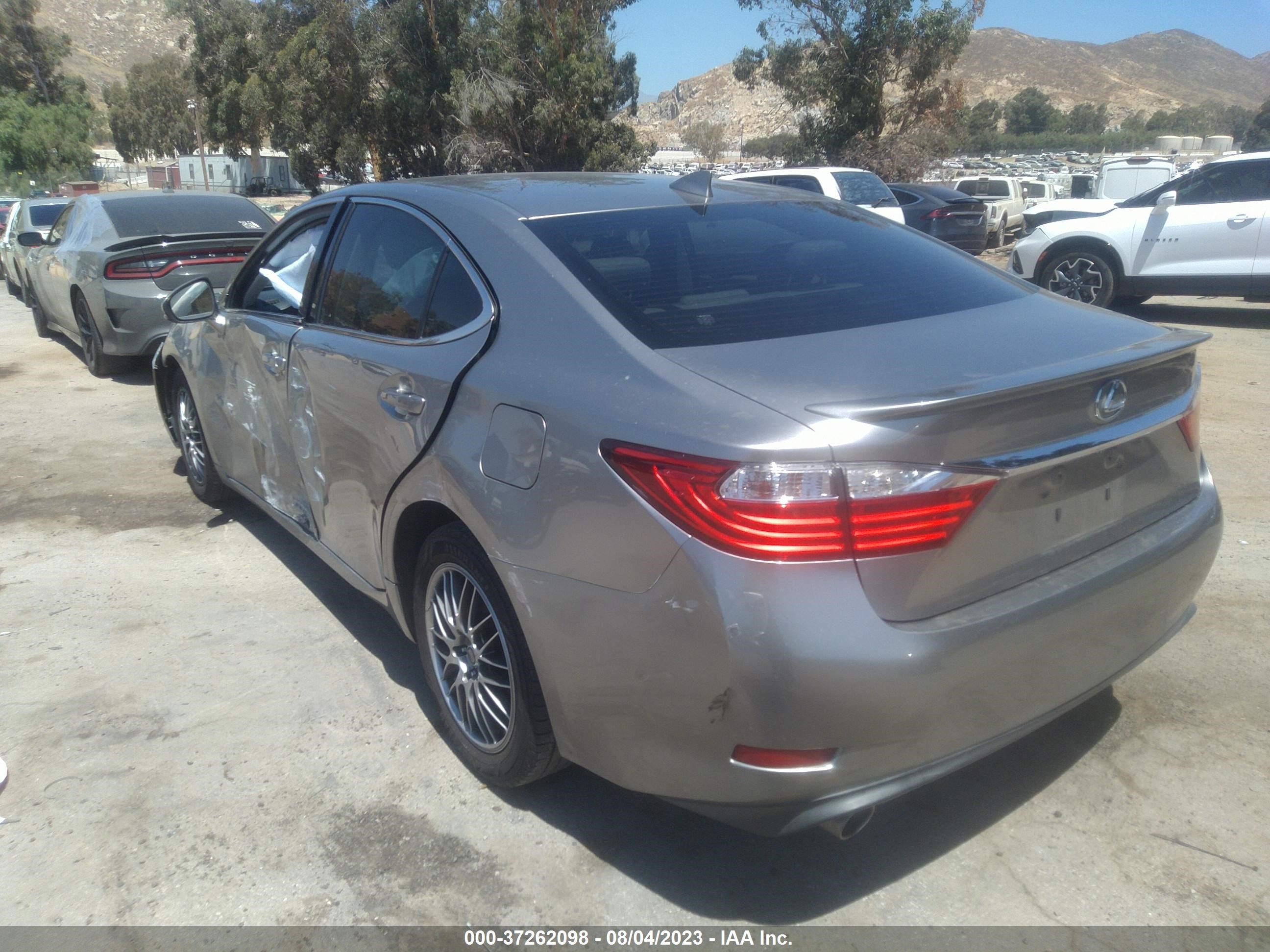 Photo 2 VIN: JTHBK1GG2F2159528 - LEXUS ES 