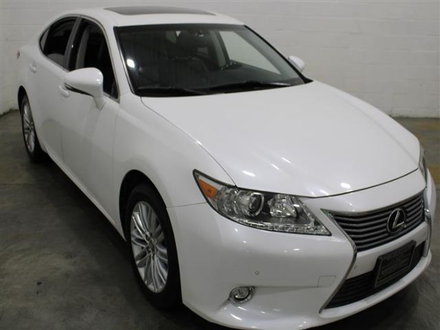 Photo 2 VIN: JTHBK1GG2F2176698 - LEXUS ES 350 