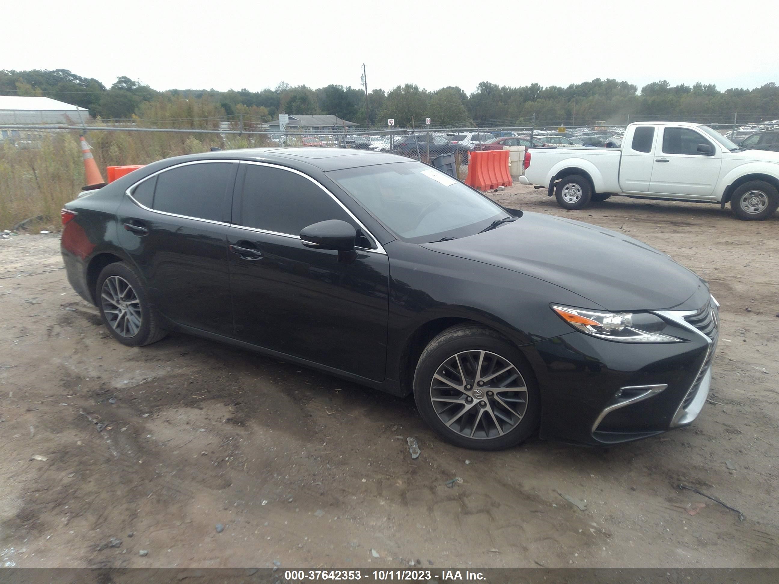 Photo 0 VIN: JTHBK1GG2G2228378 - LEXUS ES 