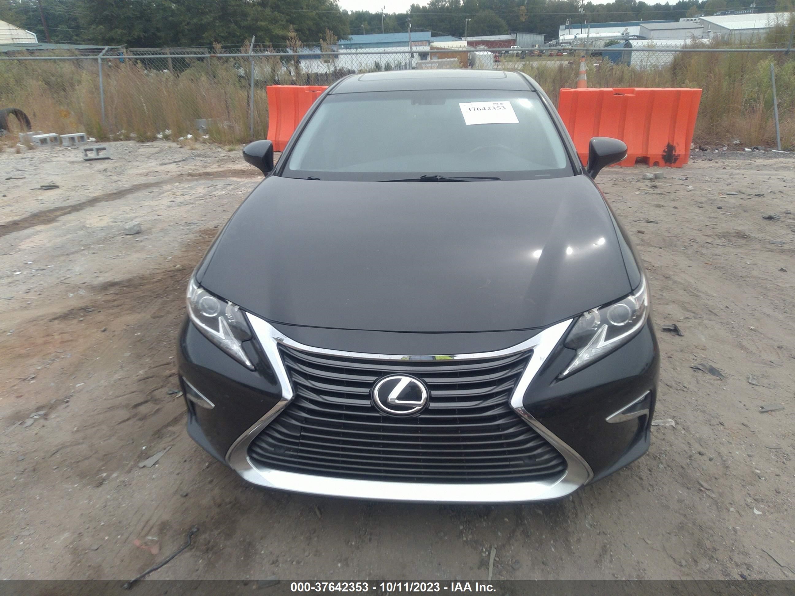 Photo 11 VIN: JTHBK1GG2G2228378 - LEXUS ES 