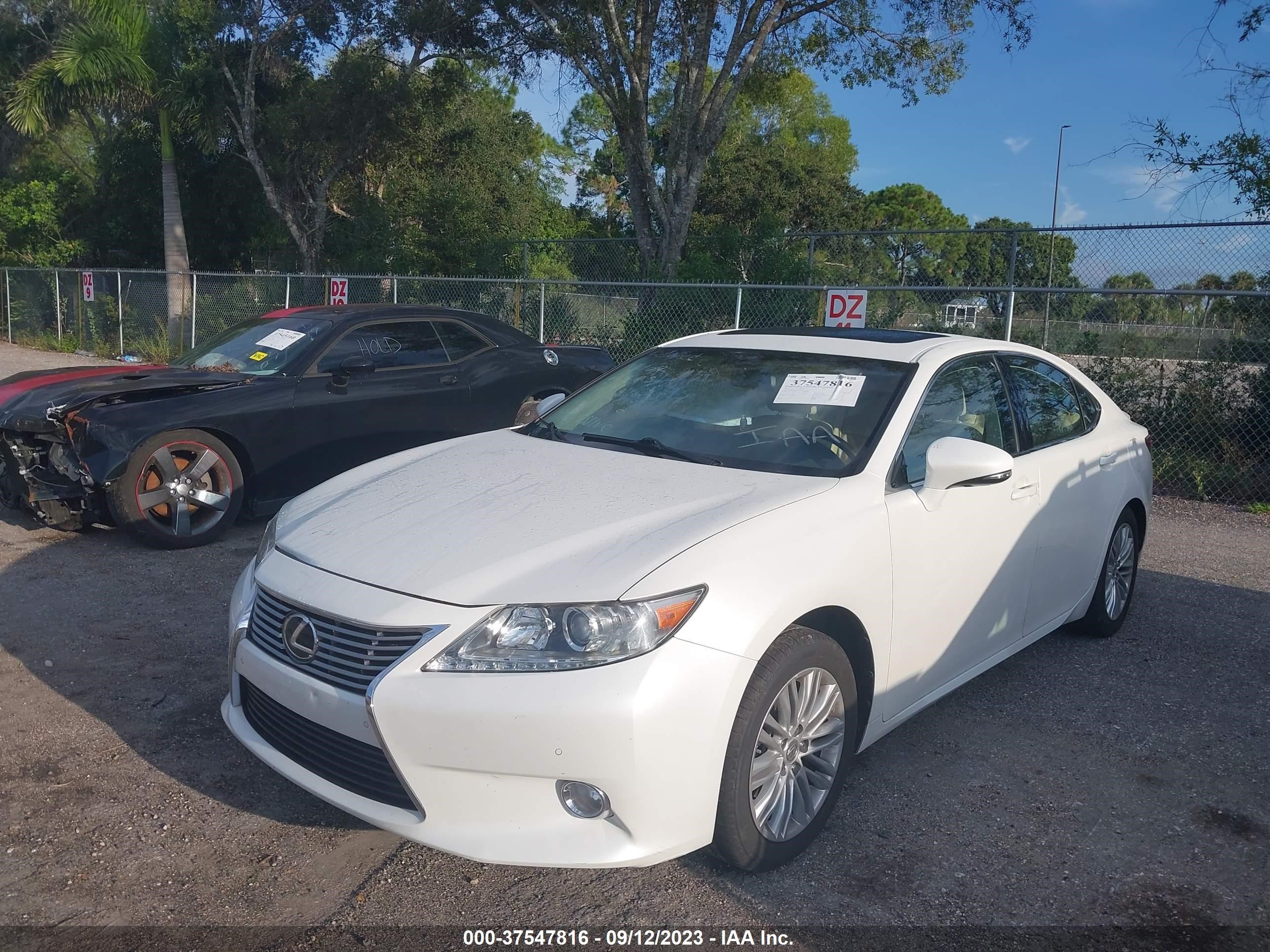 Photo 1 VIN: JTHBK1GG3D2040321 - LEXUS ES 