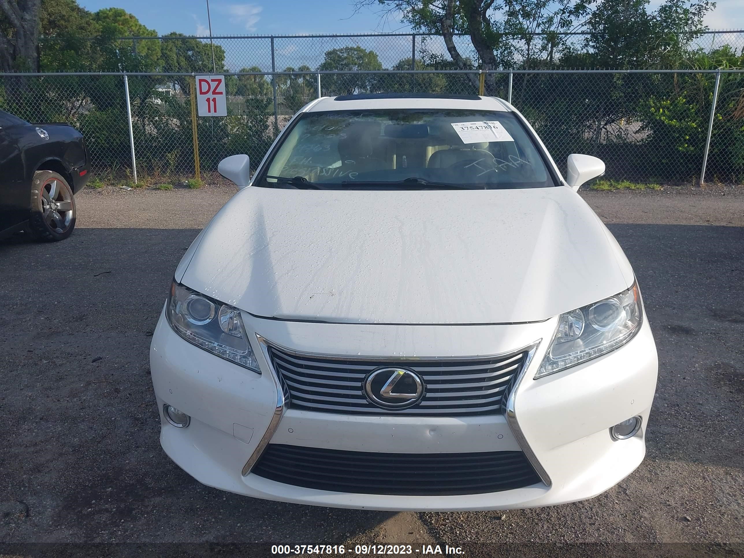 Photo 11 VIN: JTHBK1GG3D2040321 - LEXUS ES 